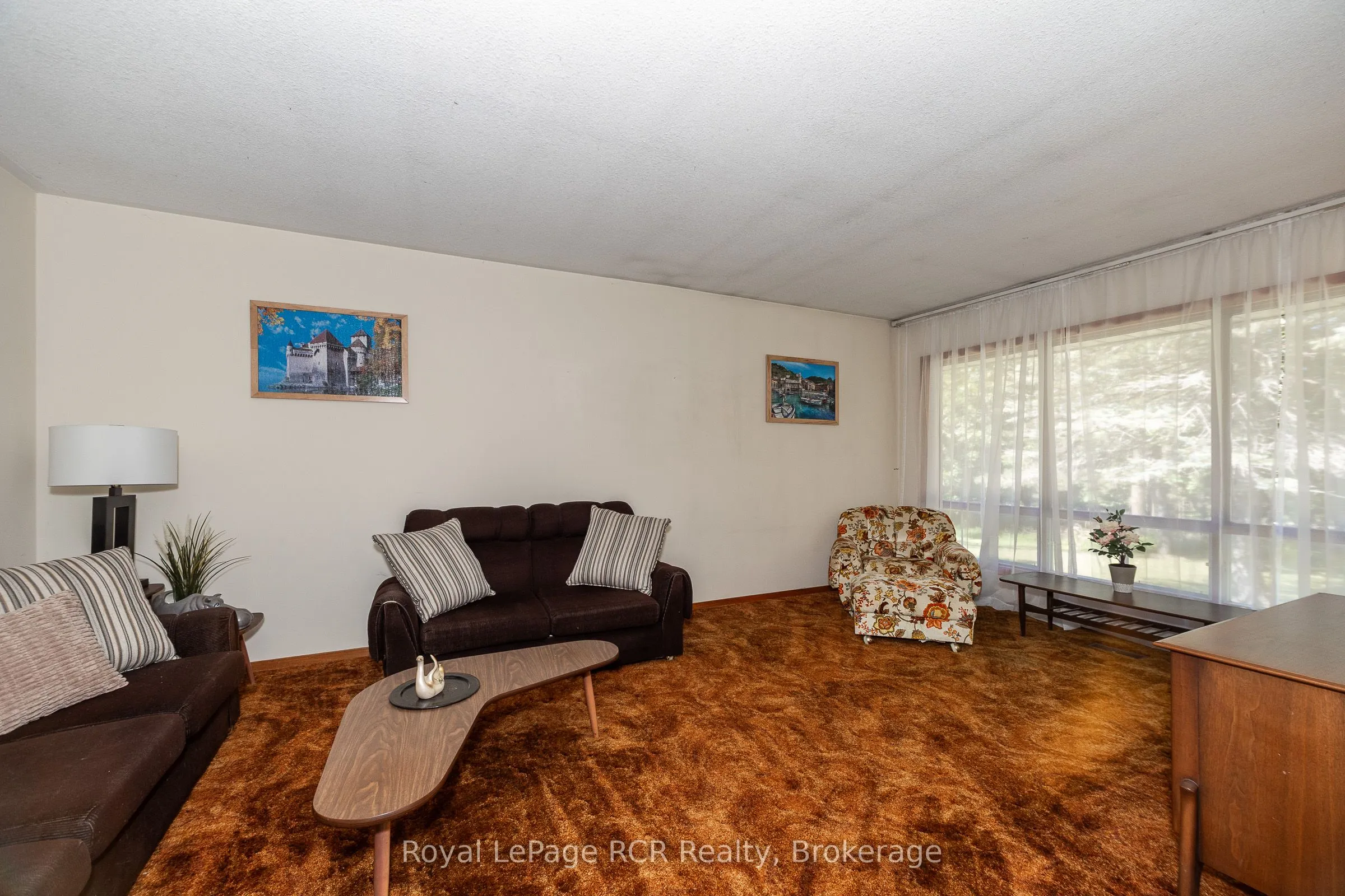 260456 Sideroad 200 S