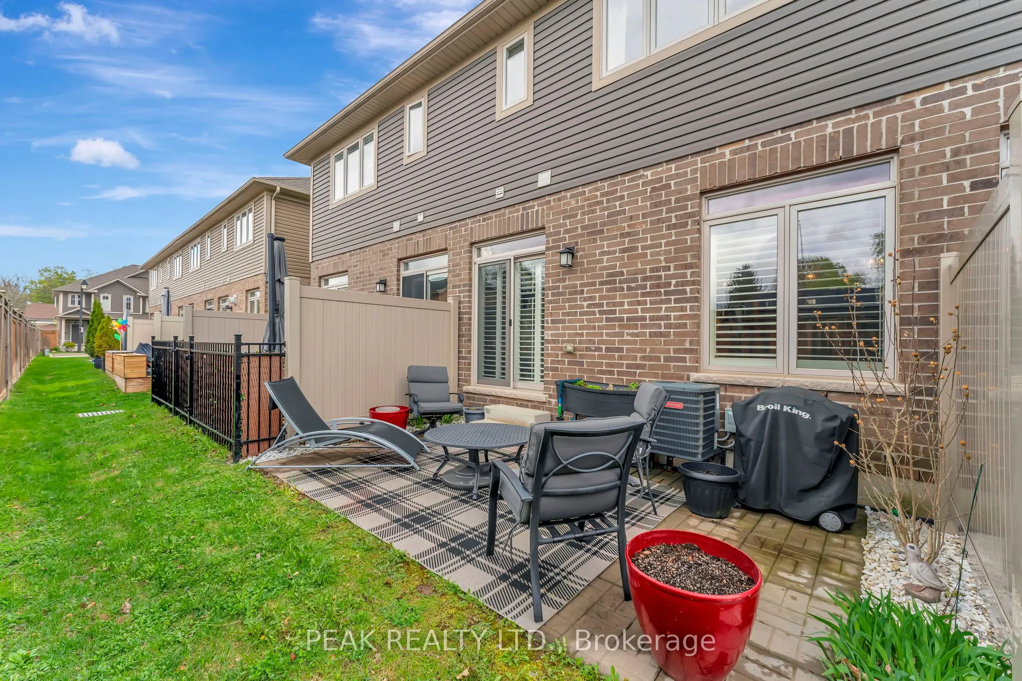 80 Willow Street, #33