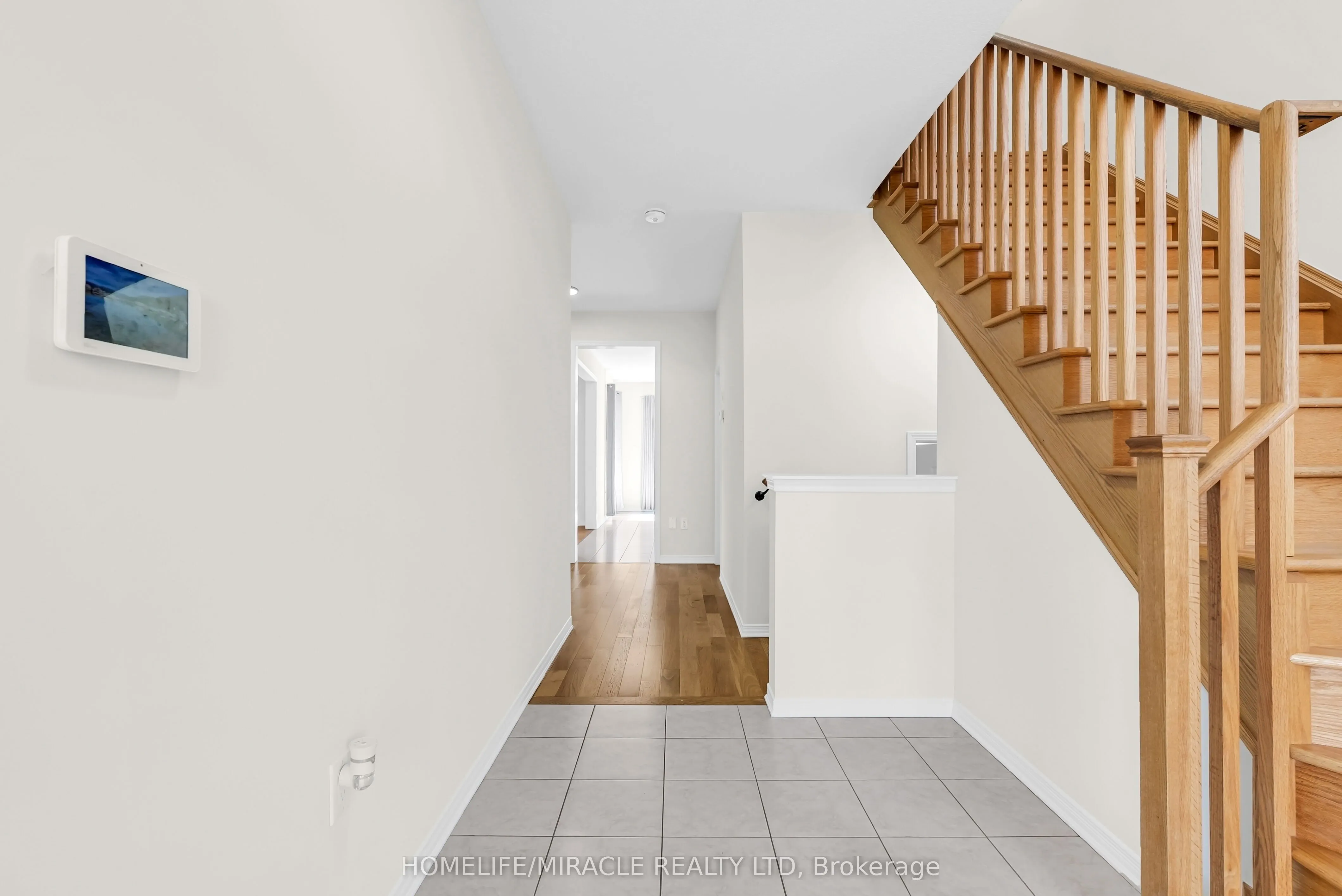23 Royal Coachman Way