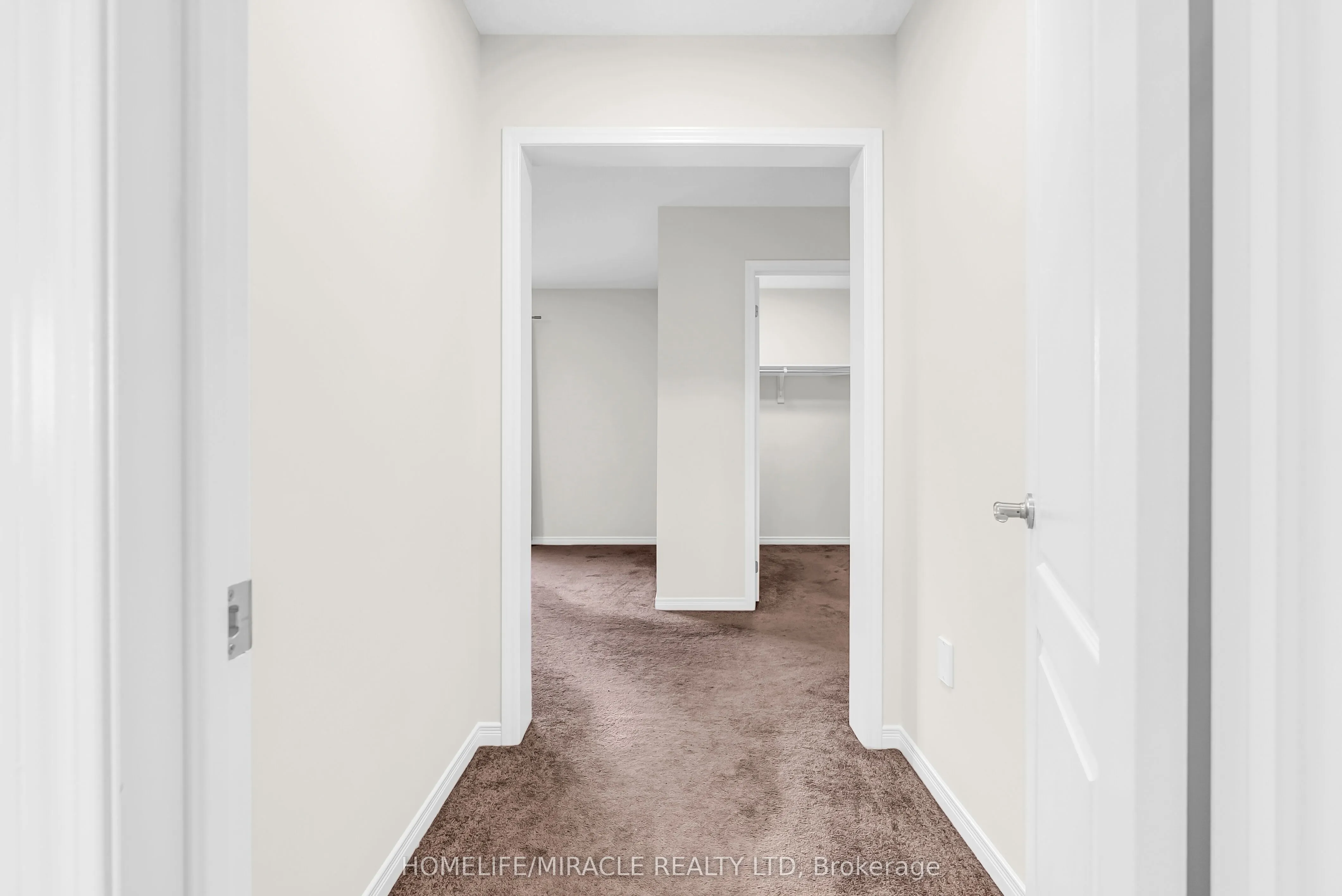 23 Royal Coachman Way