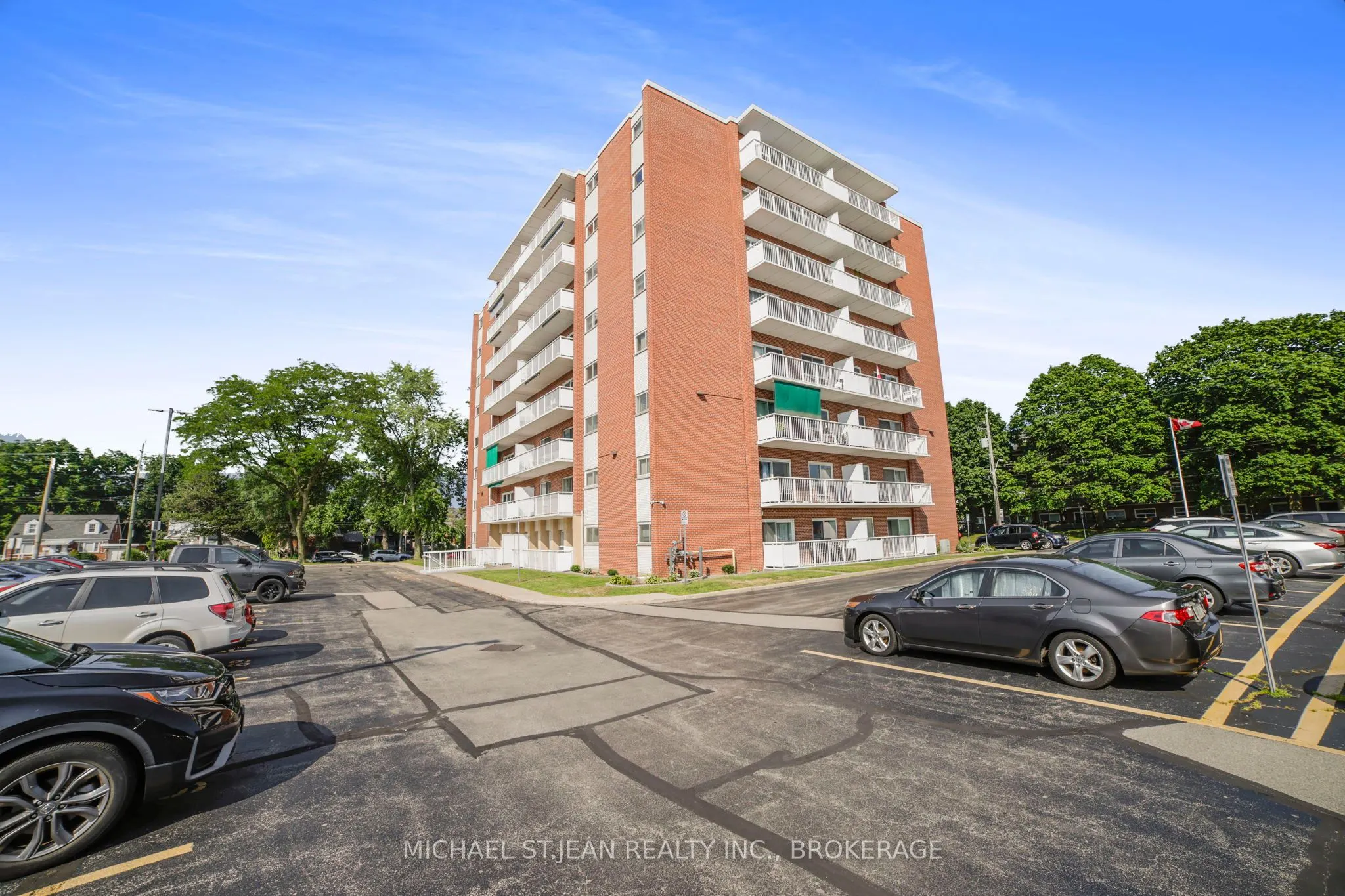 8 Woodman Drive S, #808