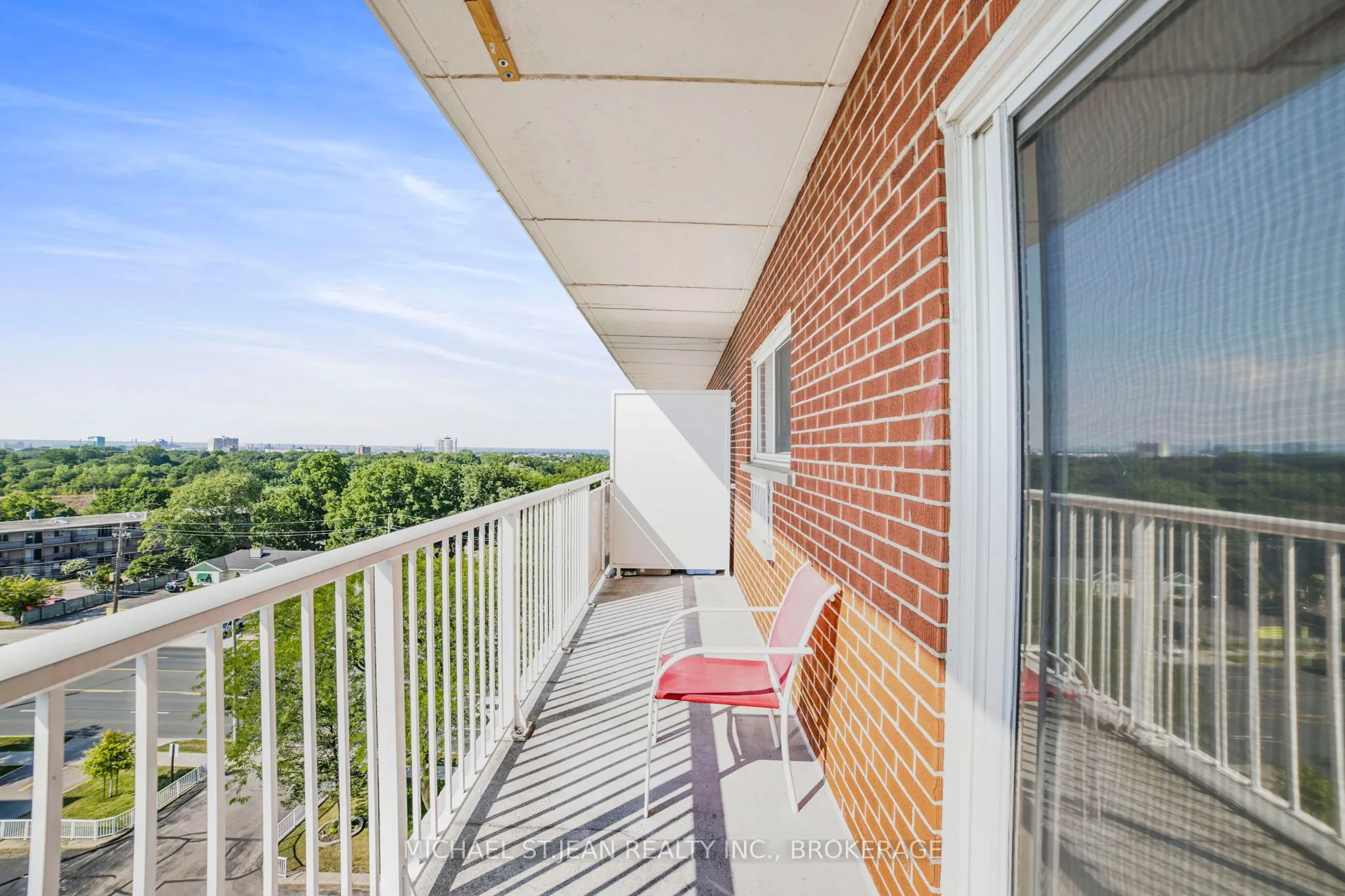 8 Woodman Drive S, #808