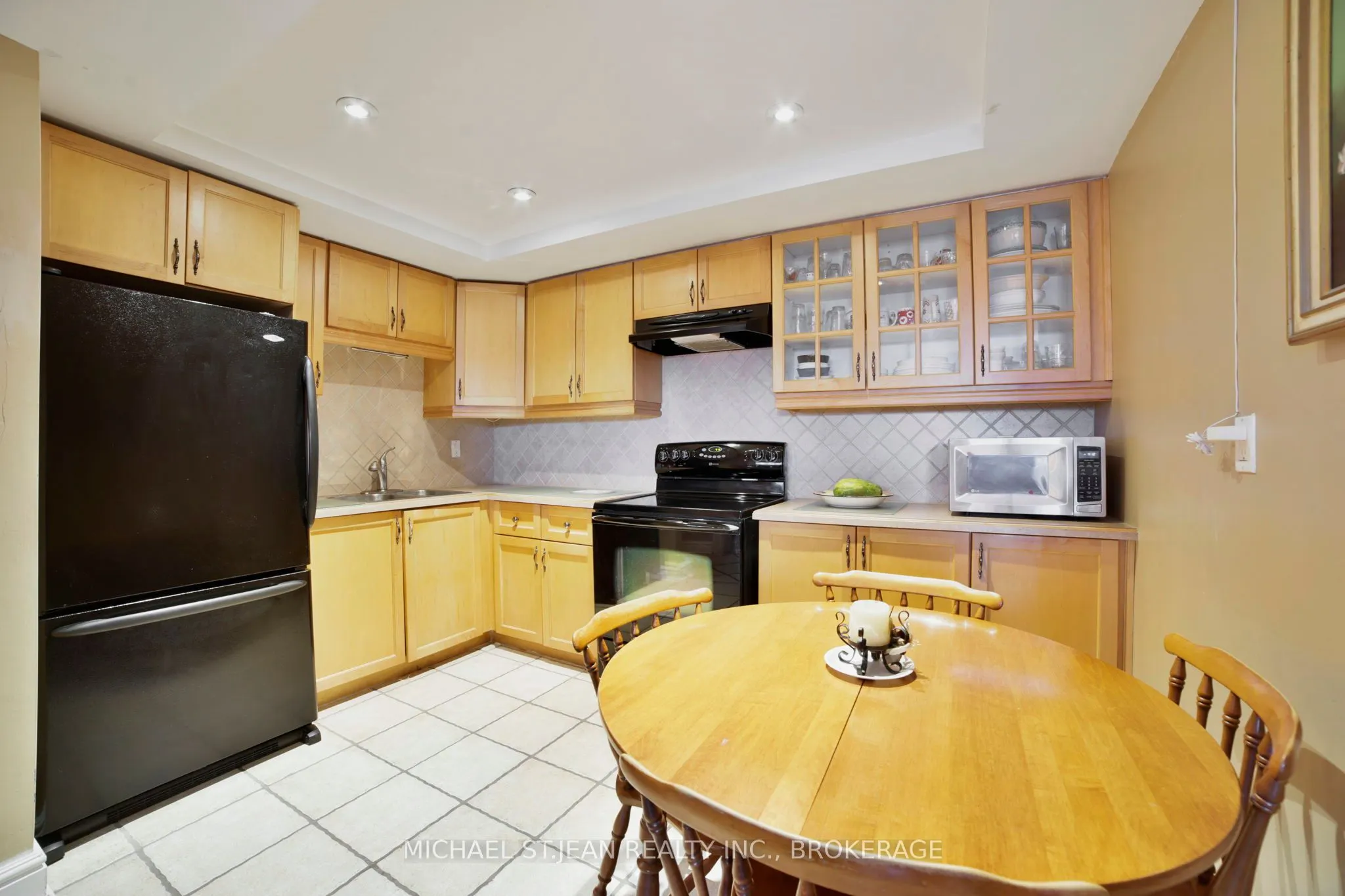 8 Woodman Drive S, #808