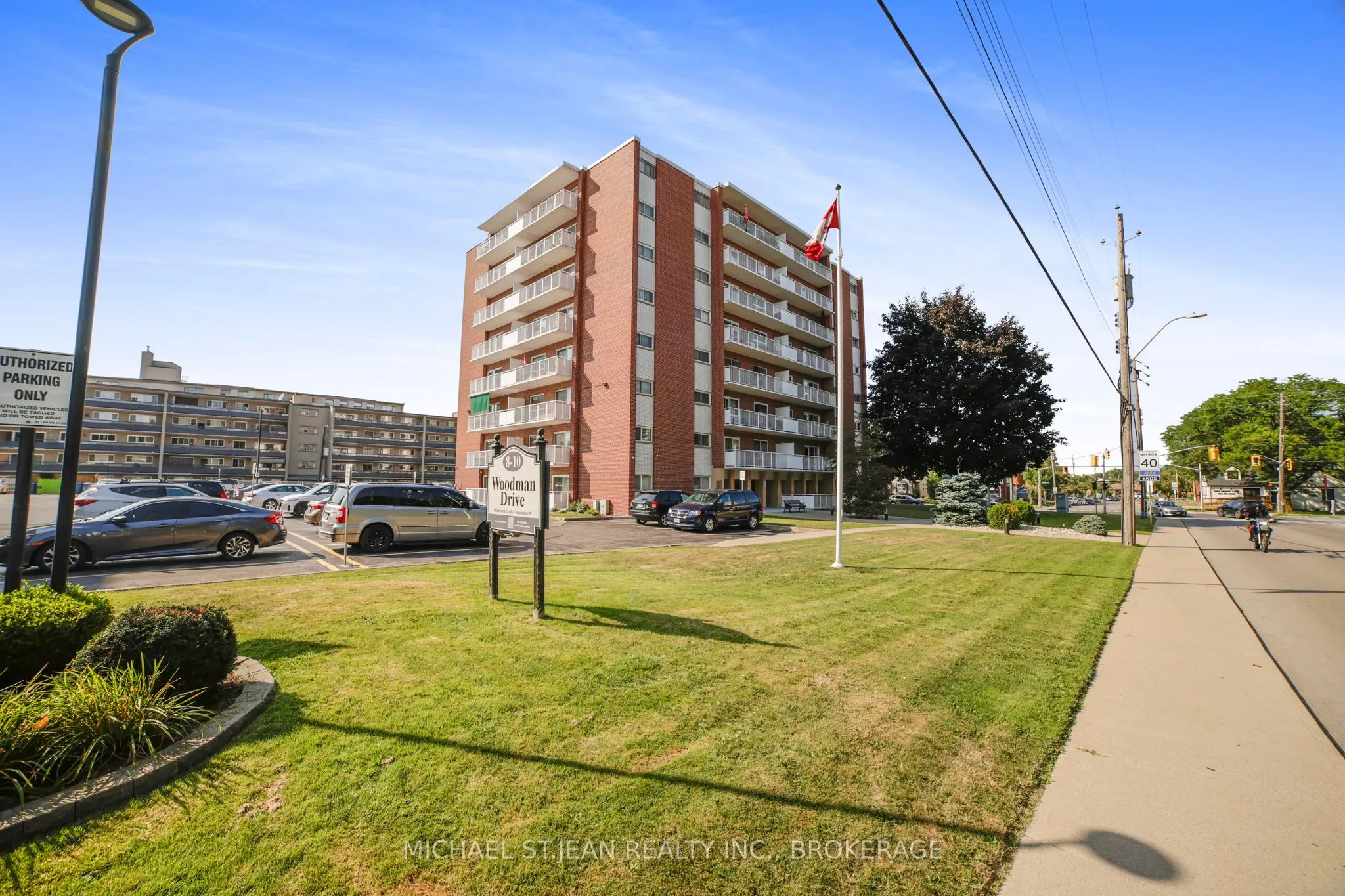 8 Woodman Drive S, #808