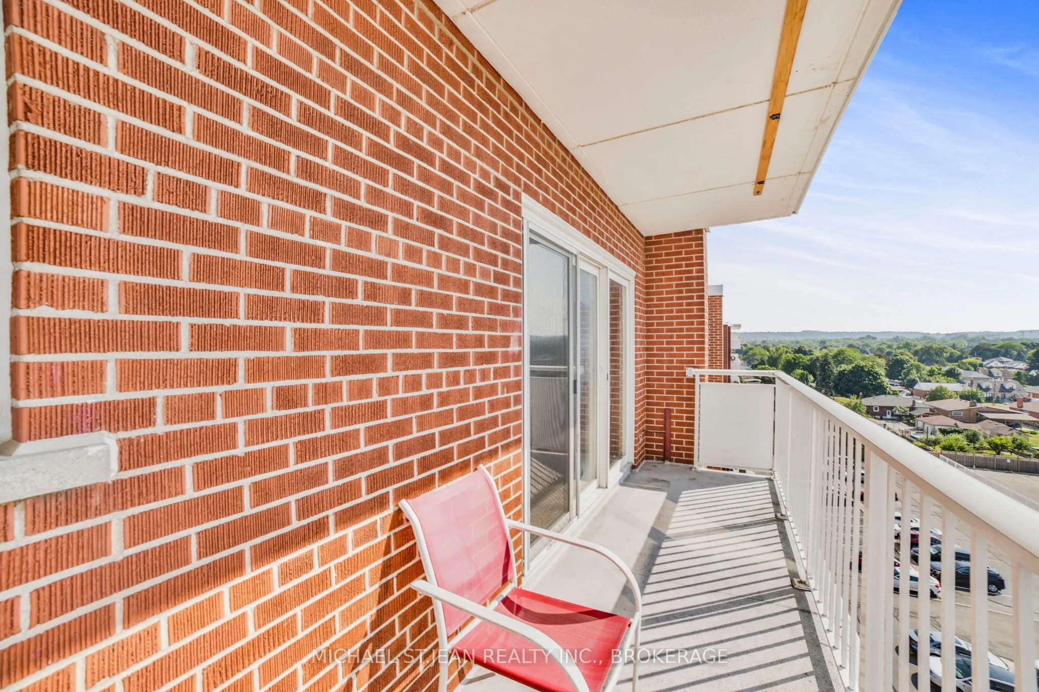 8 Woodman Drive S, #808