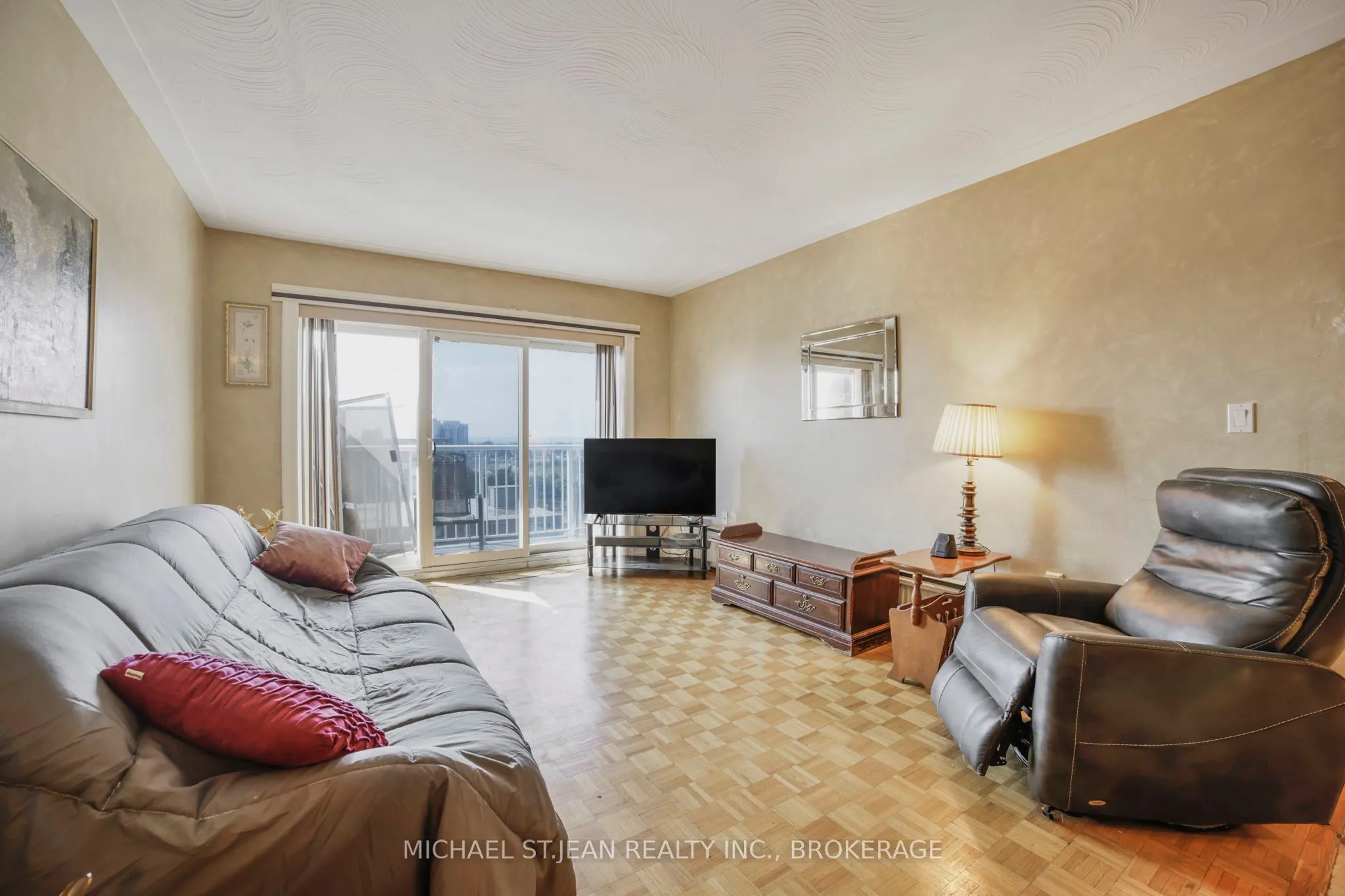8 Woodman Drive S, #808