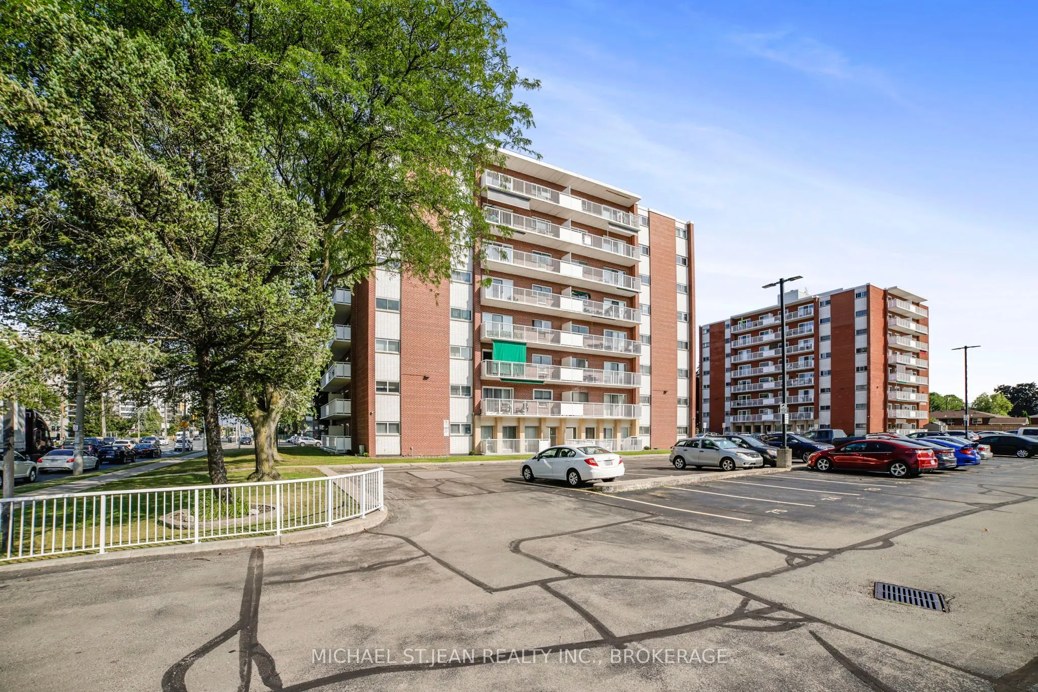 8 Woodman Drive S, #808