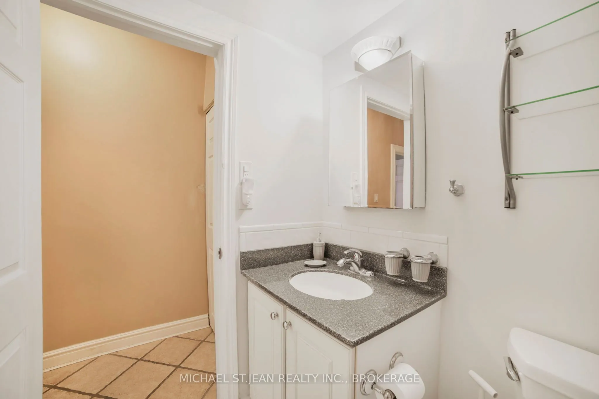 8 Woodman Drive S, #808