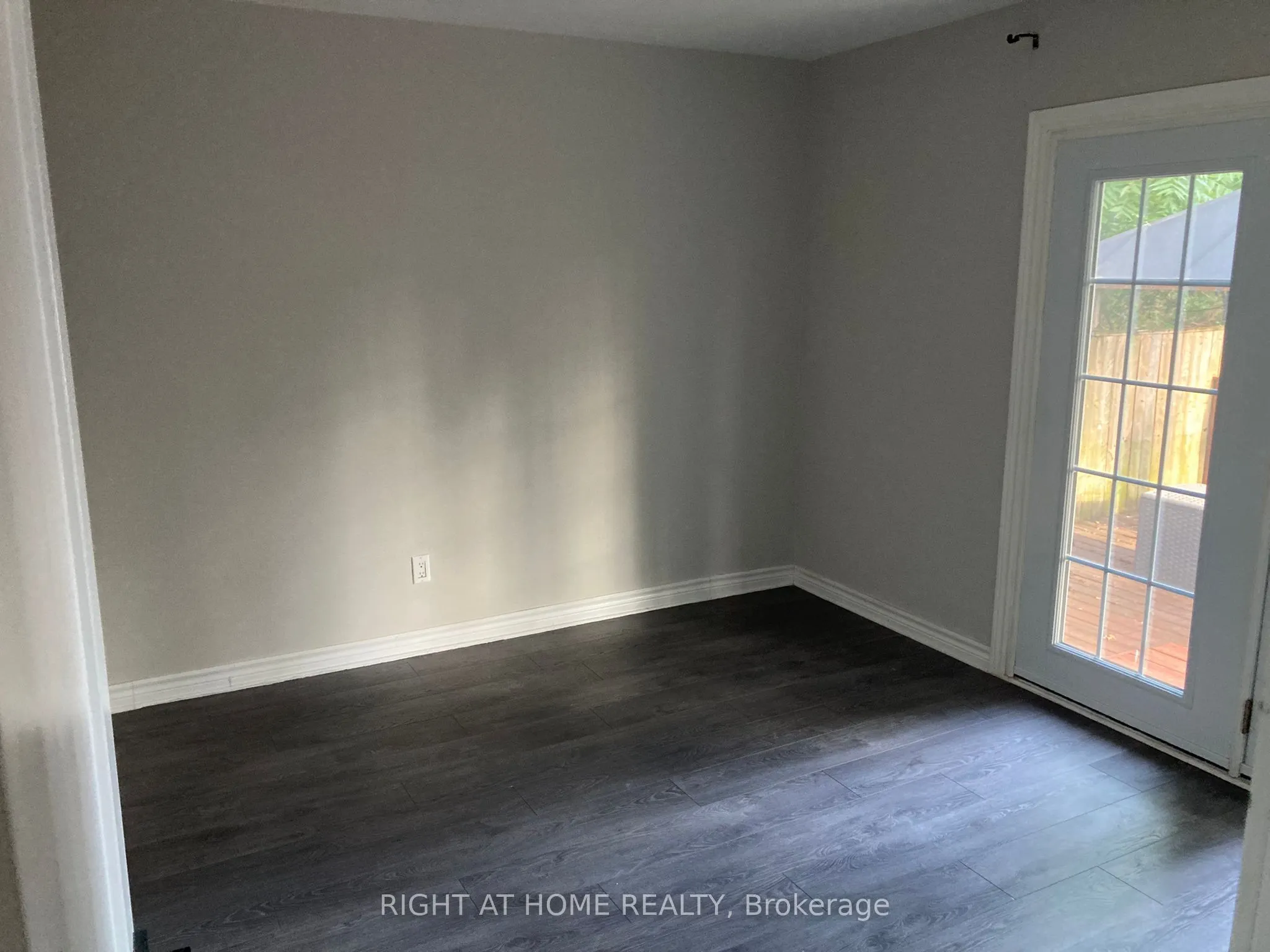 830 Brucedale Avenue E, #Upper