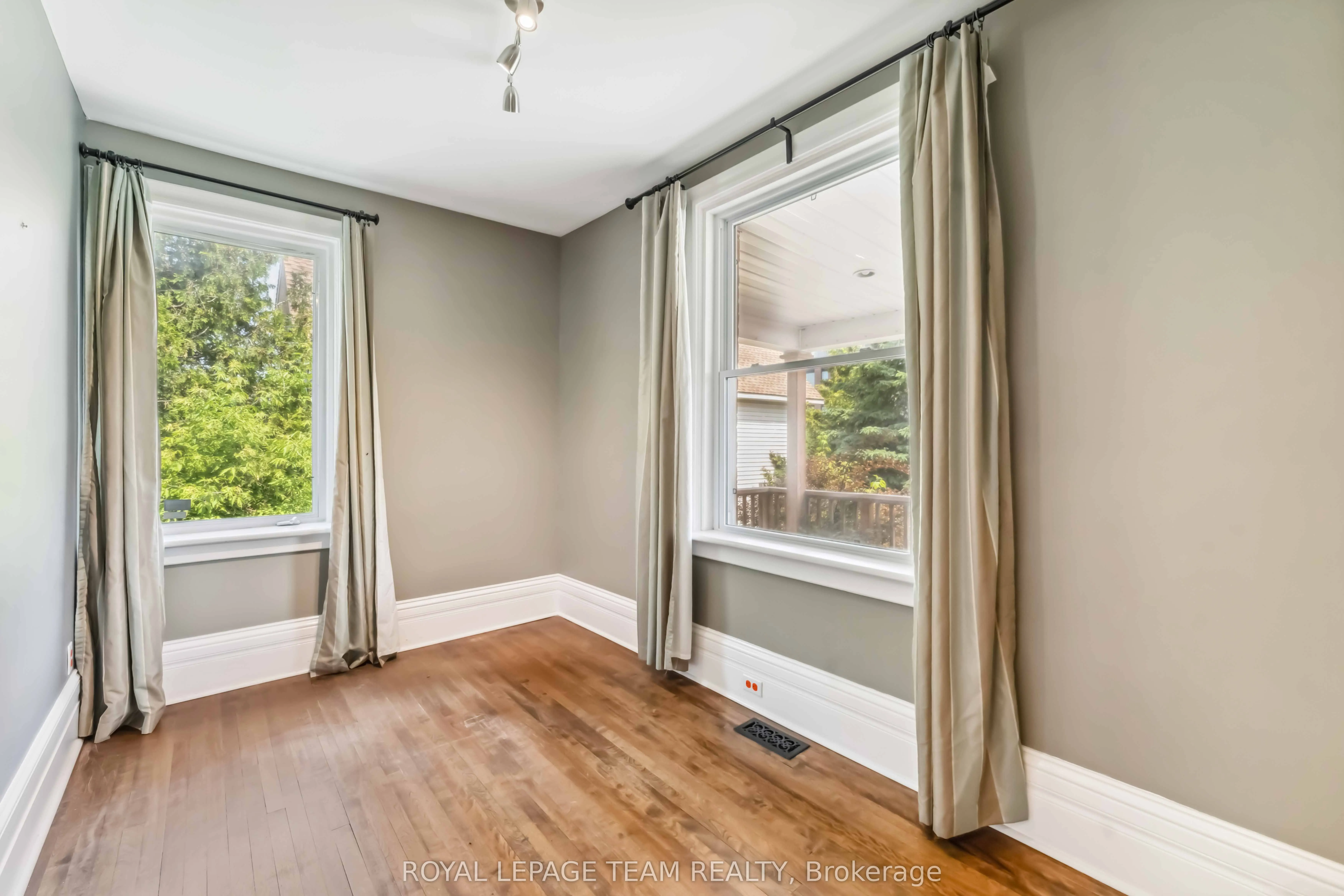 1538 Stittsville Main Street