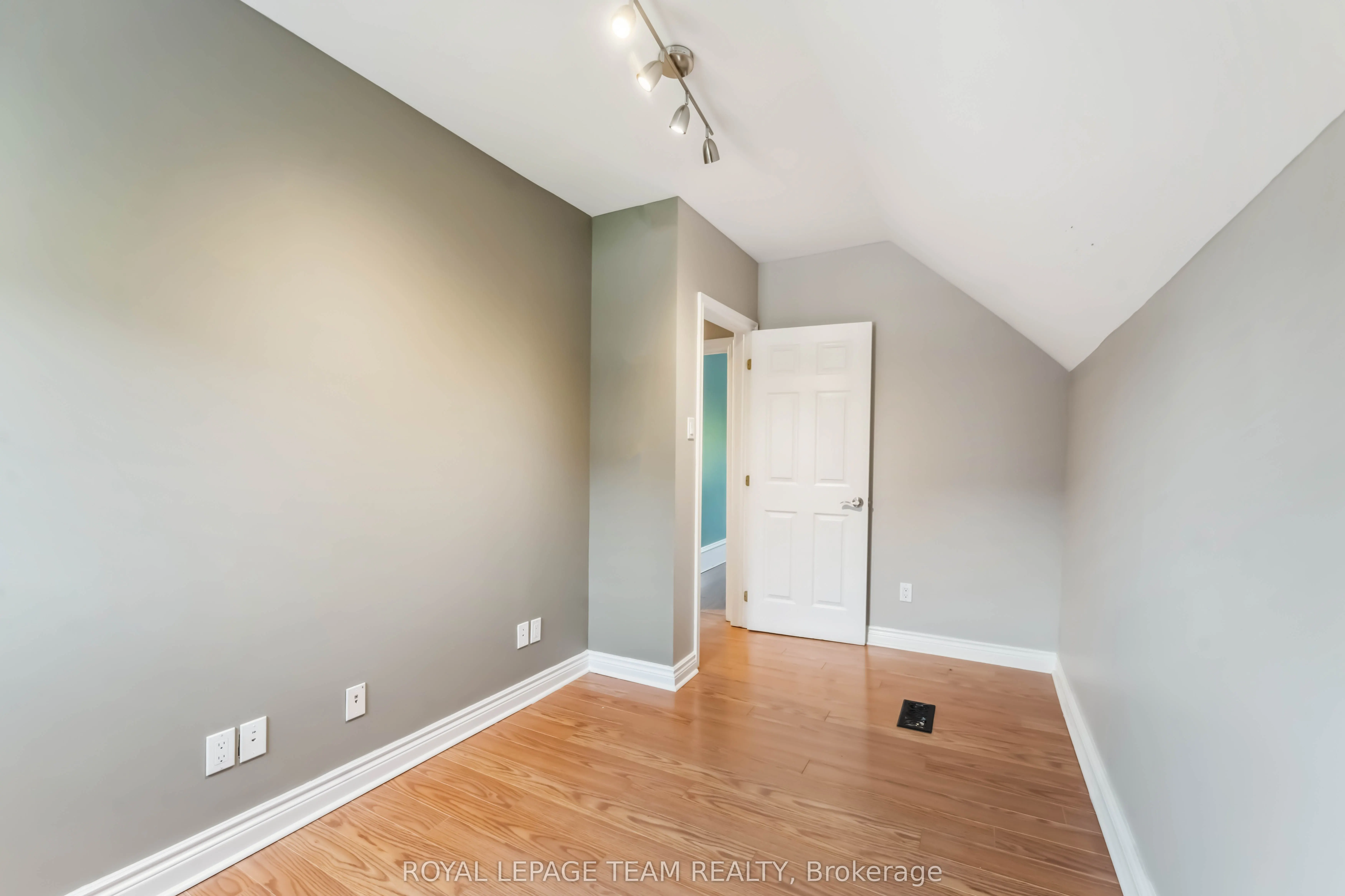 1538 Stittsville Main Street