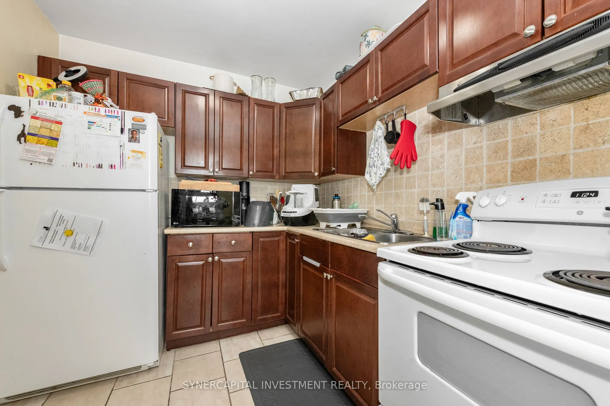 2000 Jasmine Crescent, #1202