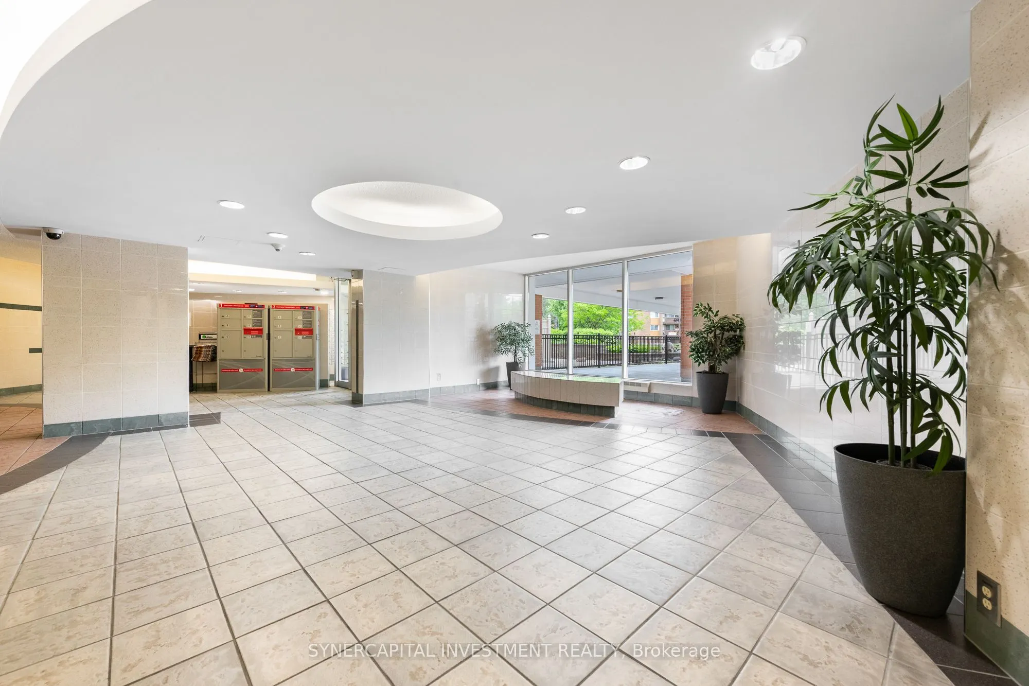 2000 Jasmine Crescent, #1202