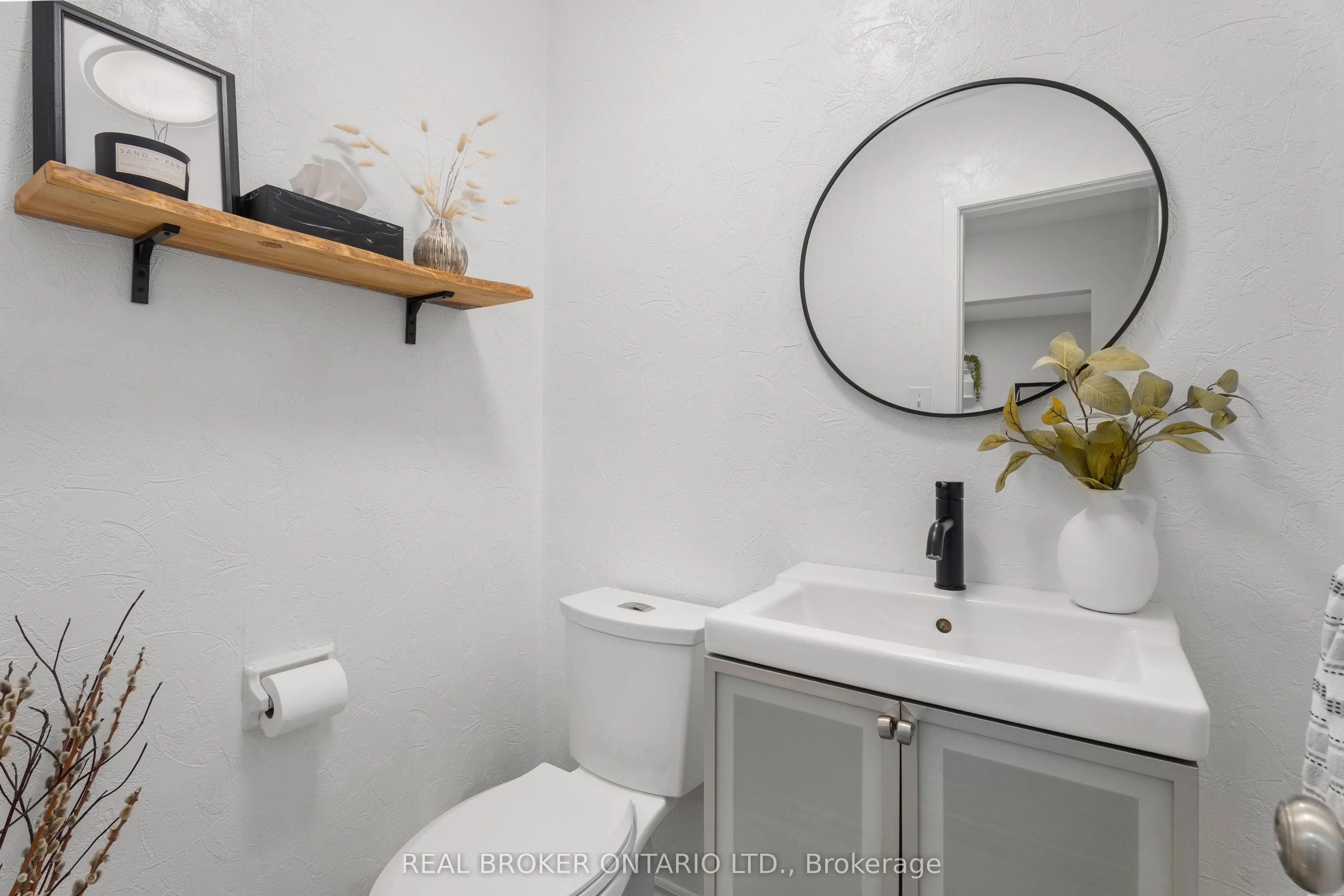 121 Bagot Street, #2