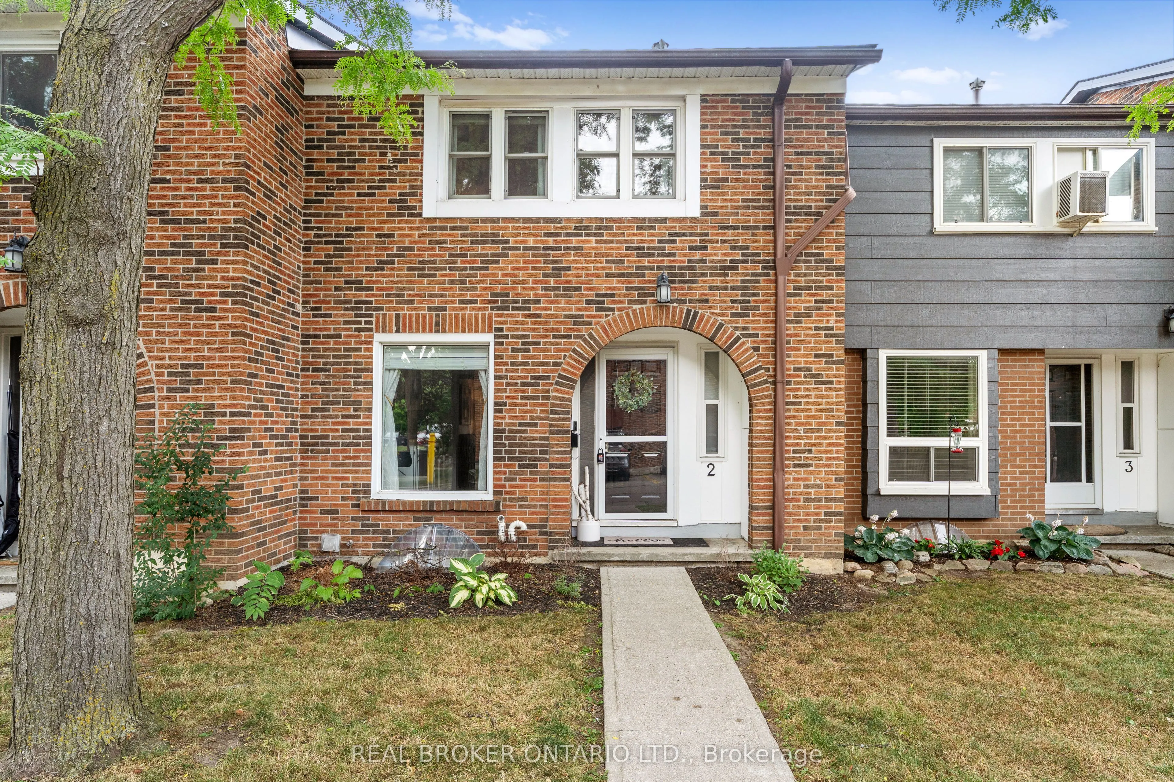 121 Bagot Street, #2