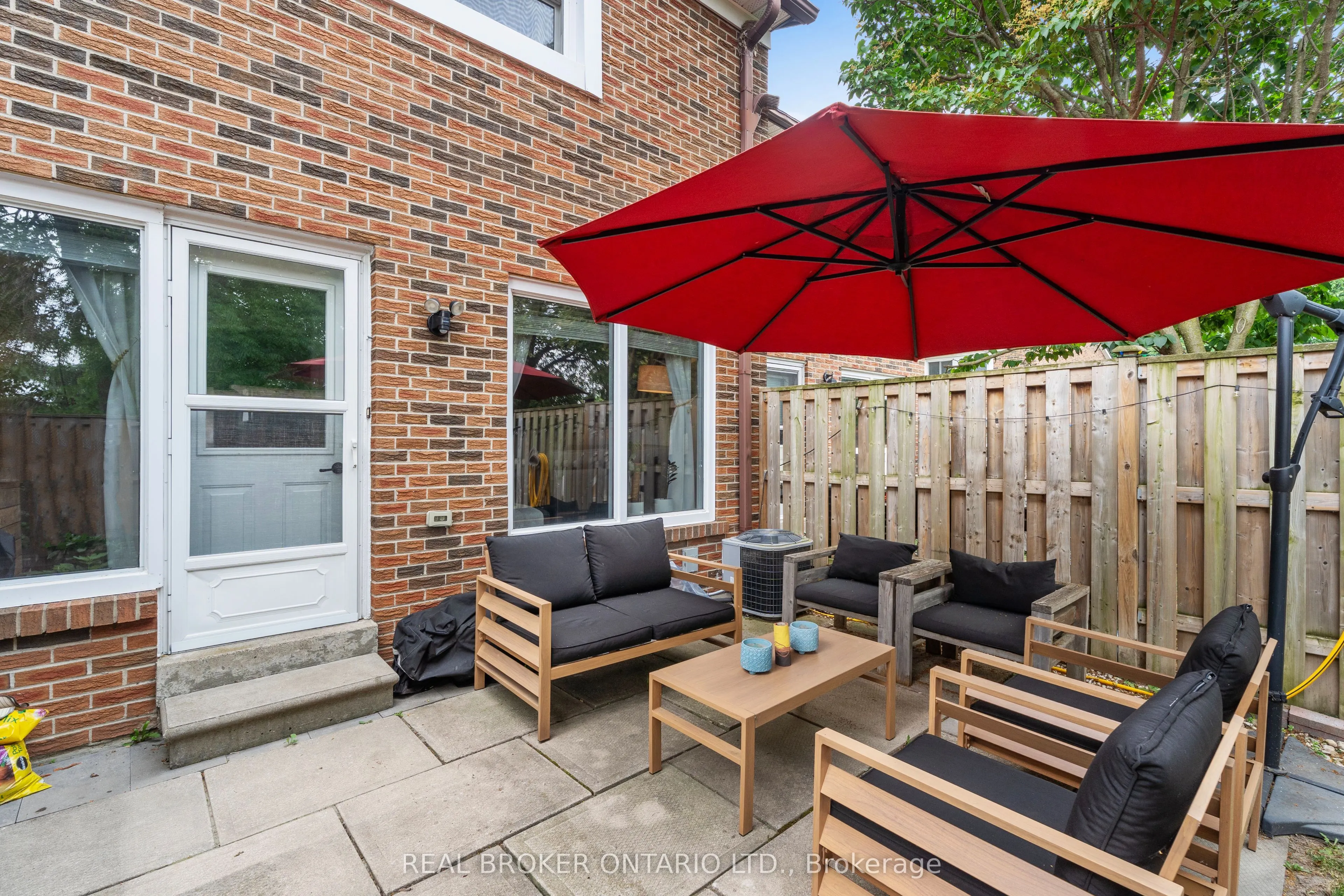 121 Bagot Street, #2