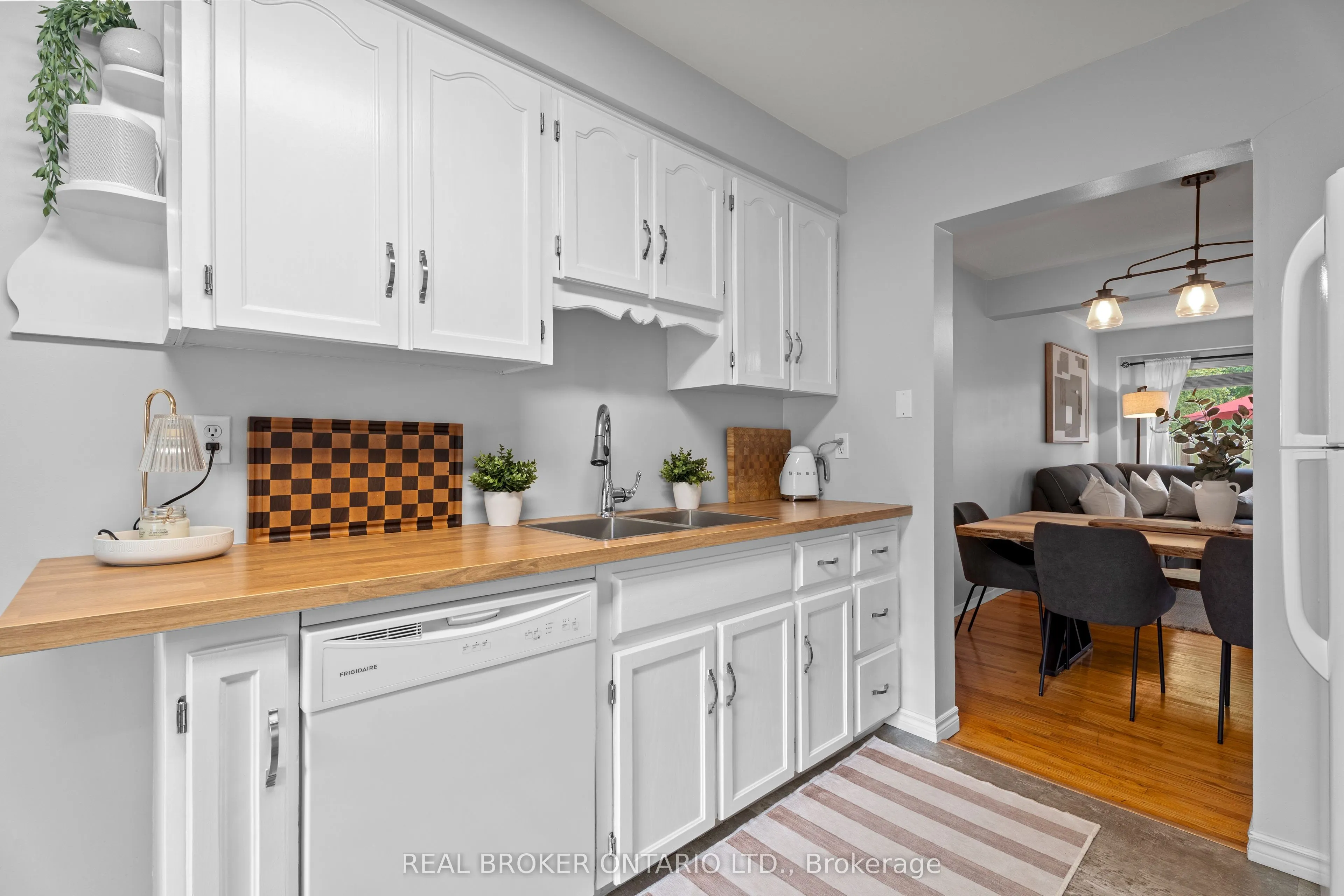 121 Bagot Street, #2