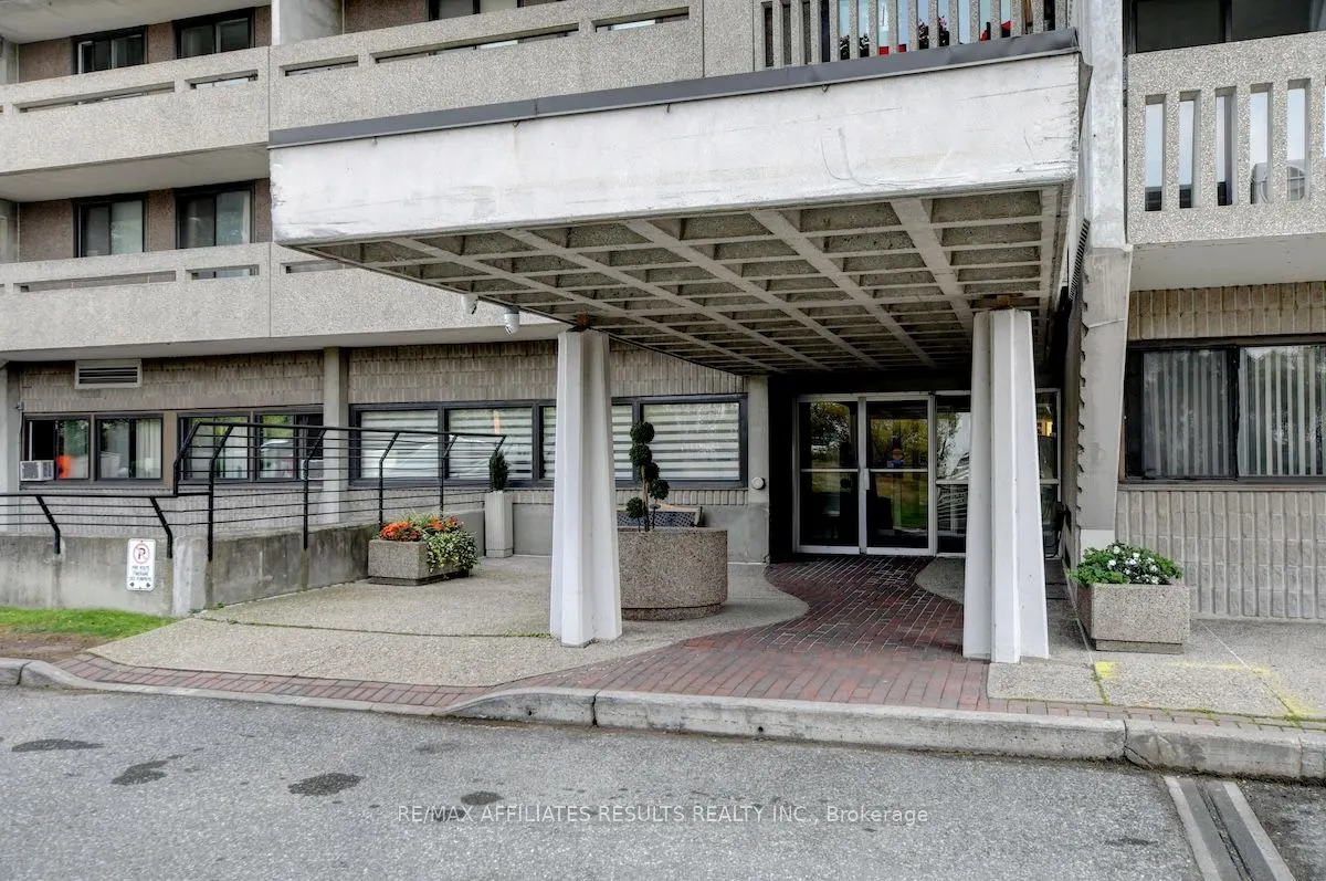 415 Greenview Avenue, #304