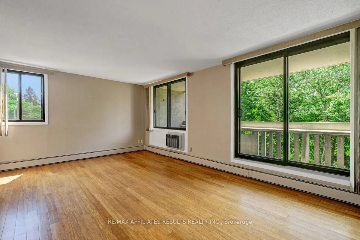415 Greenview Avenue, #304