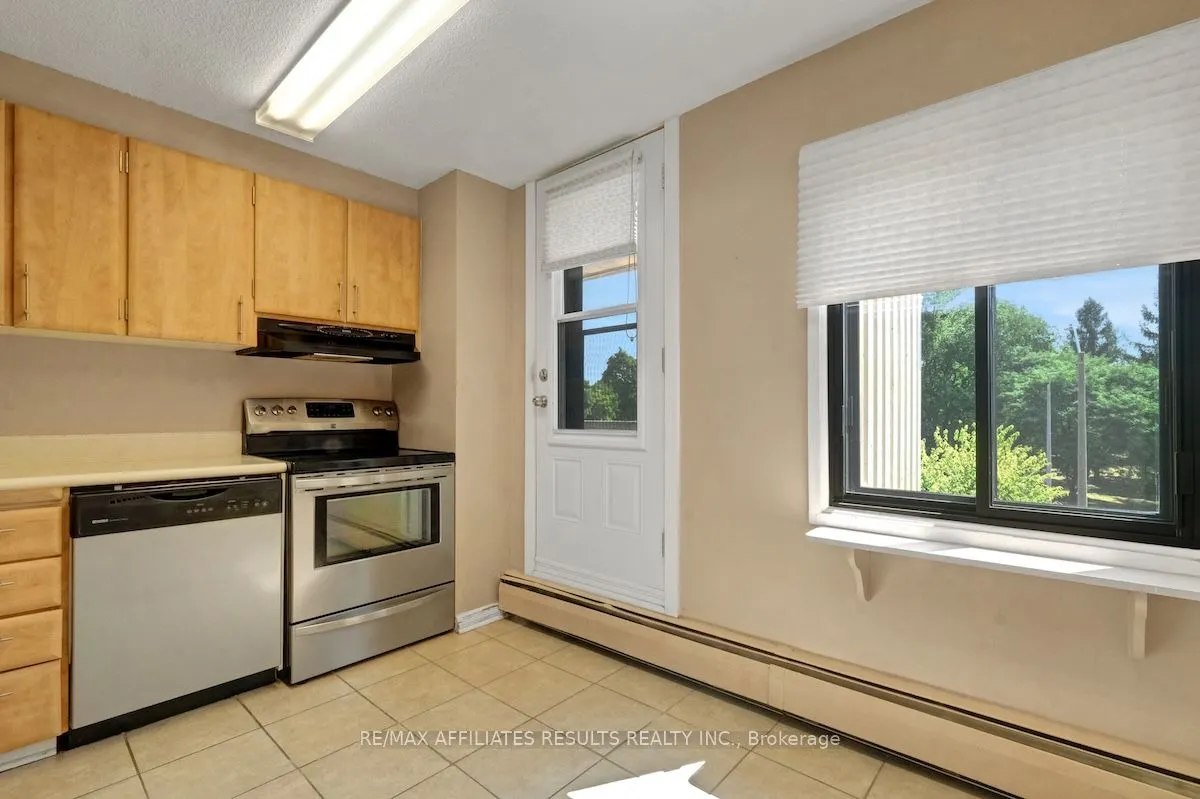 415 Greenview Avenue, #304