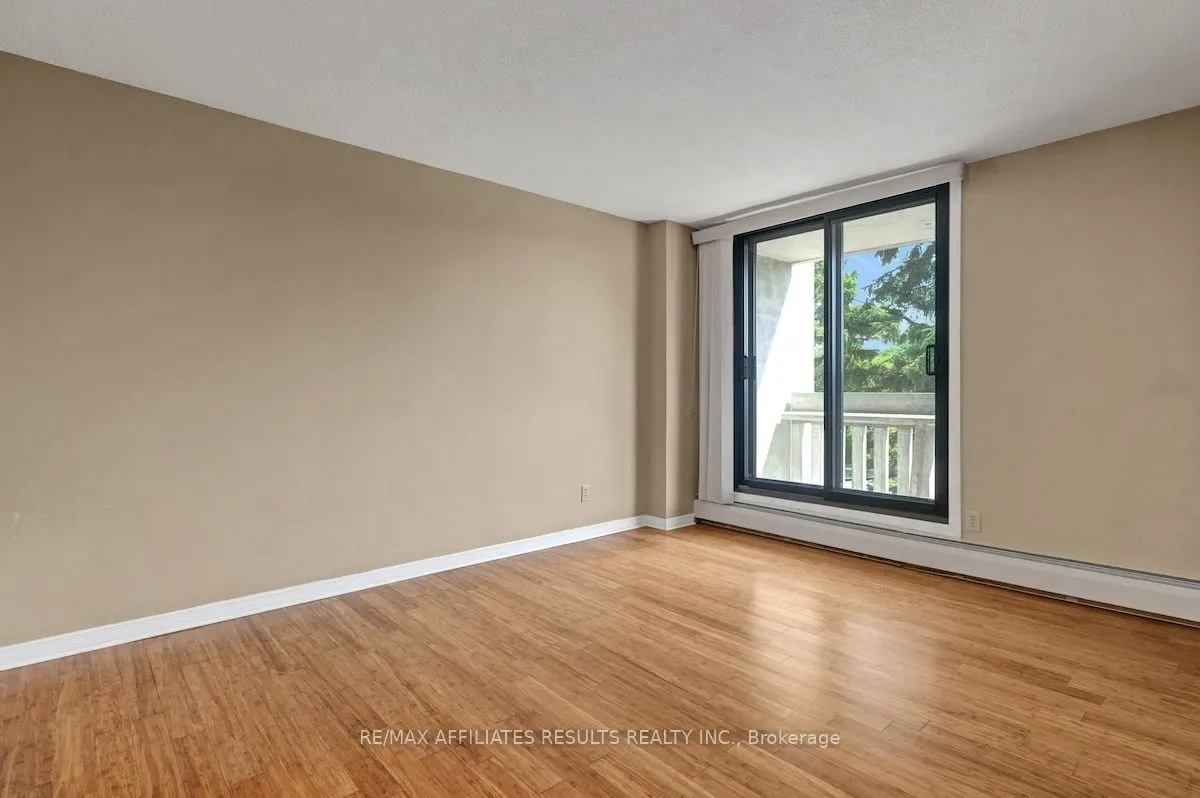 415 Greenview Avenue, #304