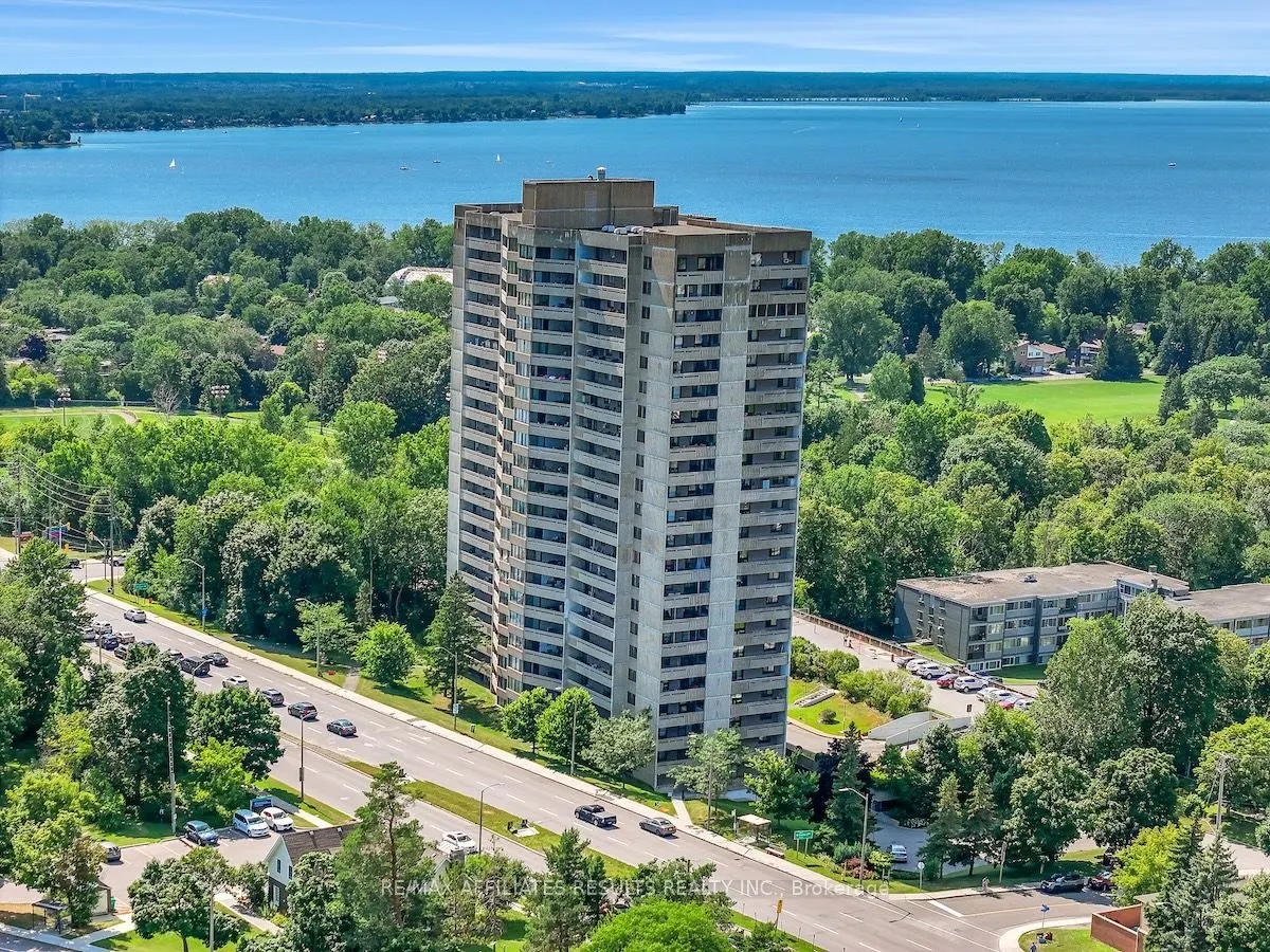415 Greenview Avenue, #304