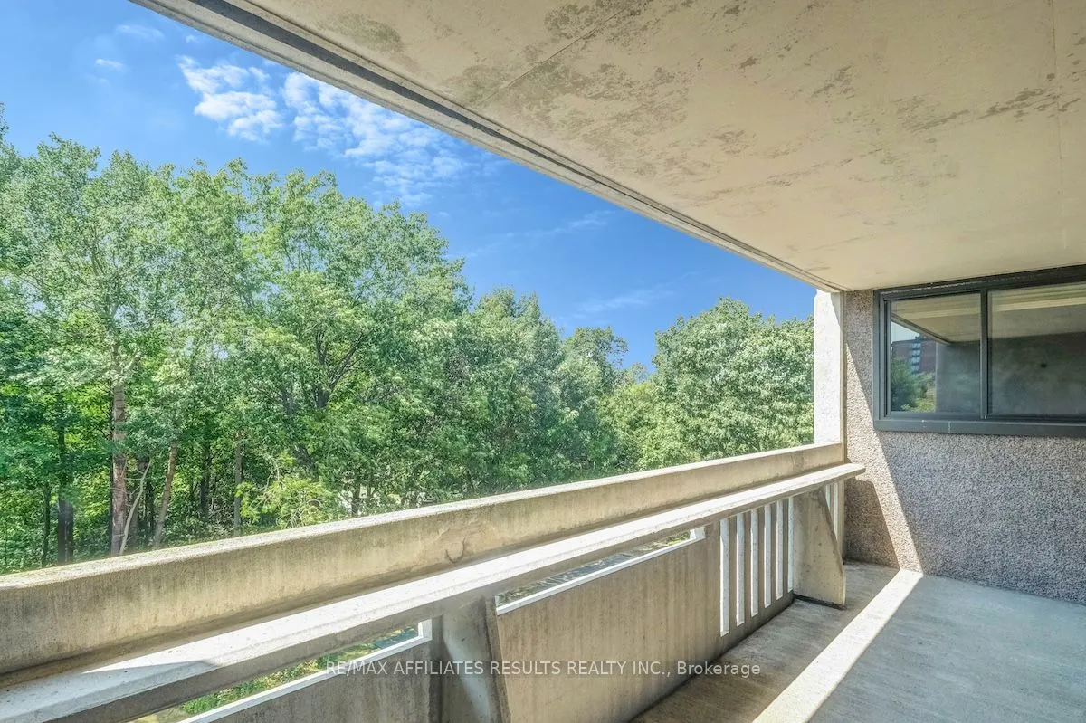 415 Greenview Avenue, #304