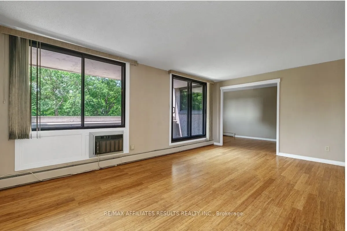 415 Greenview Avenue, #304