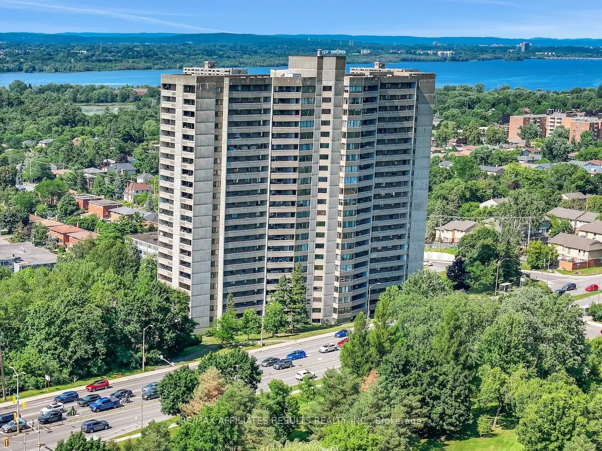415 Greenview Avenue, #304