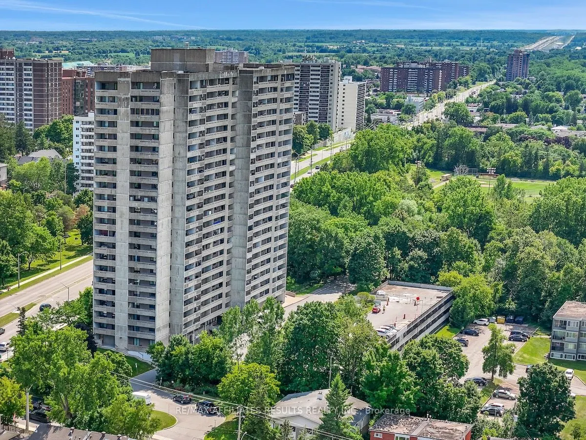 415 Greenview Avenue, #304