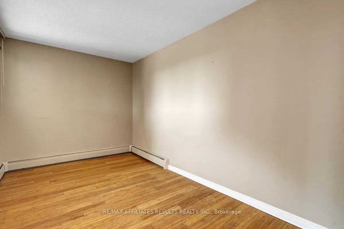 415 Greenview Avenue, #304