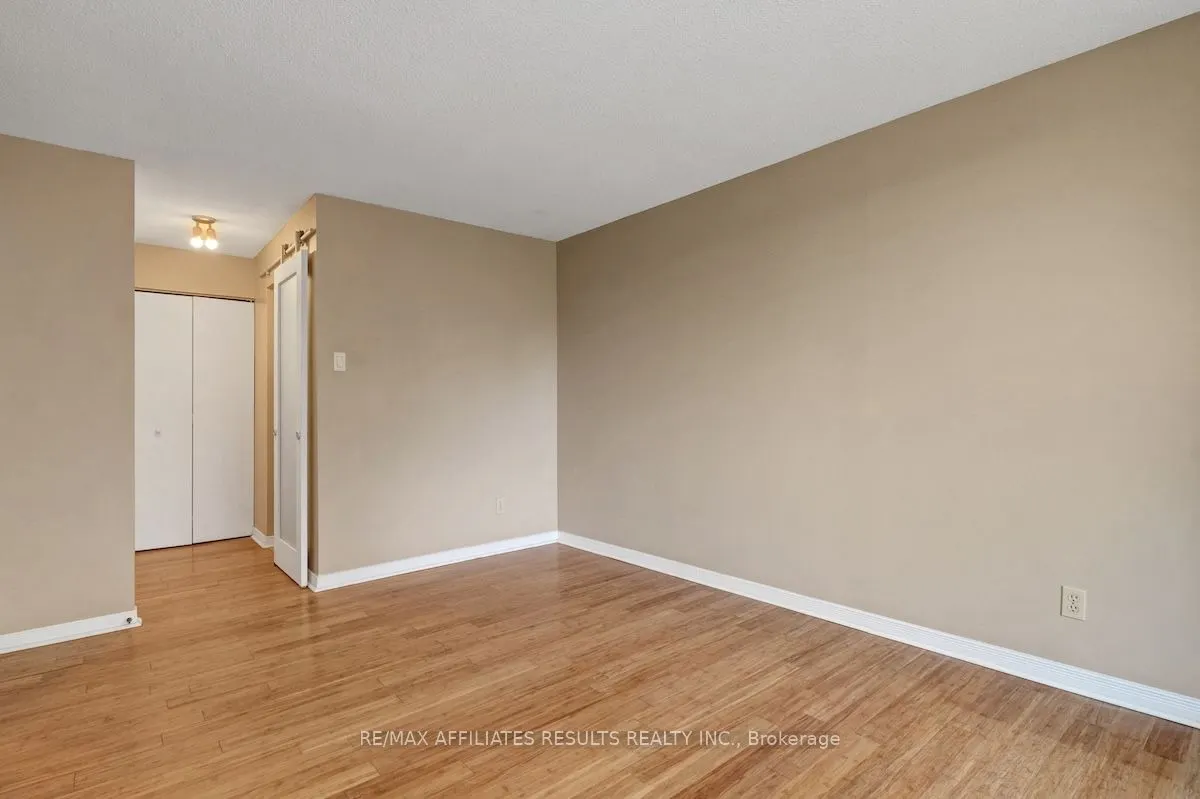 415 Greenview Avenue, #304