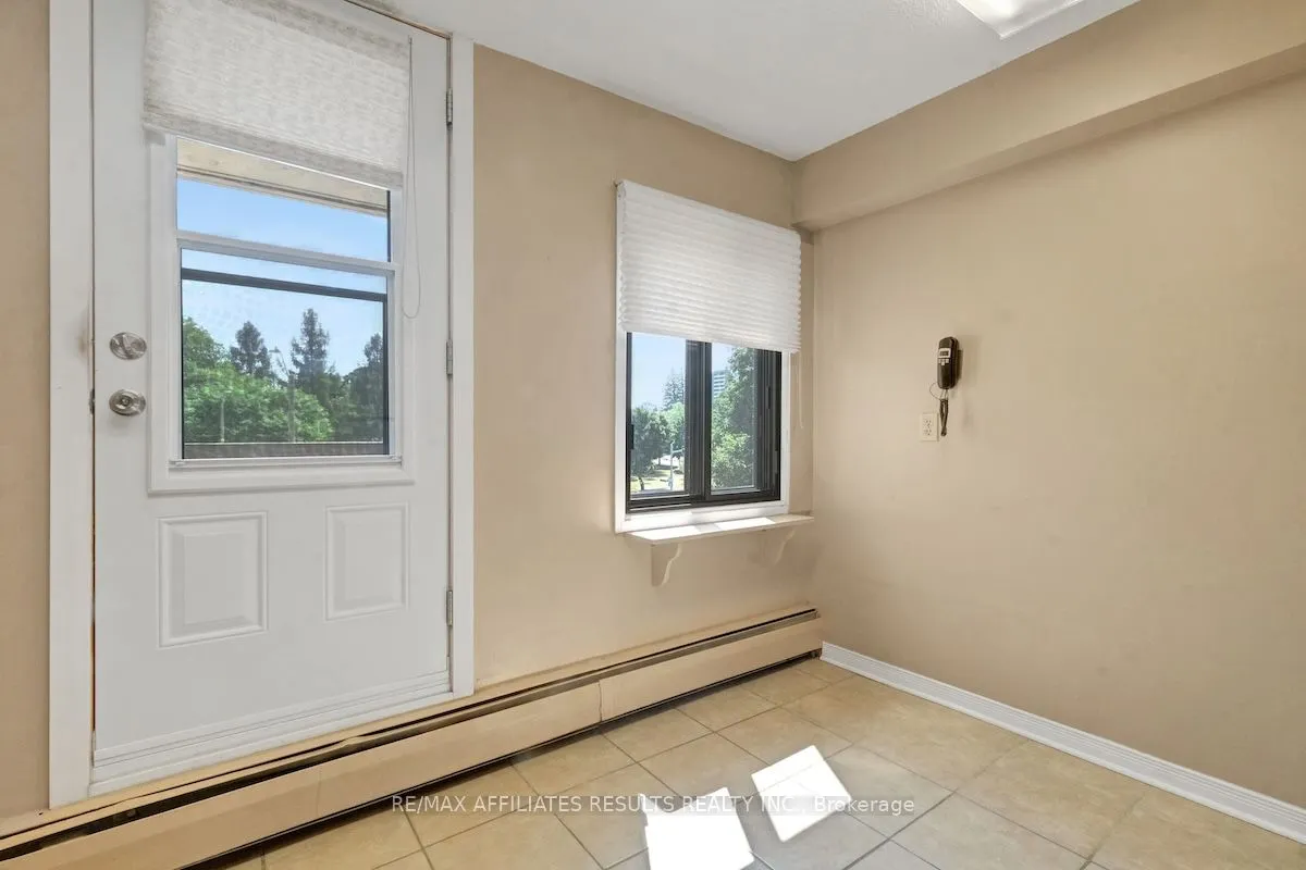 415 Greenview Avenue, #304