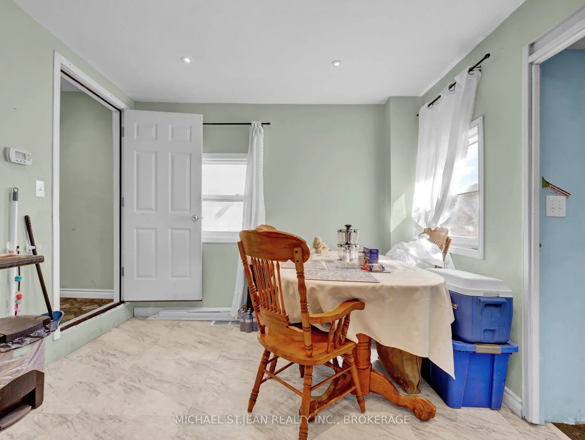 110 Emerald Street N