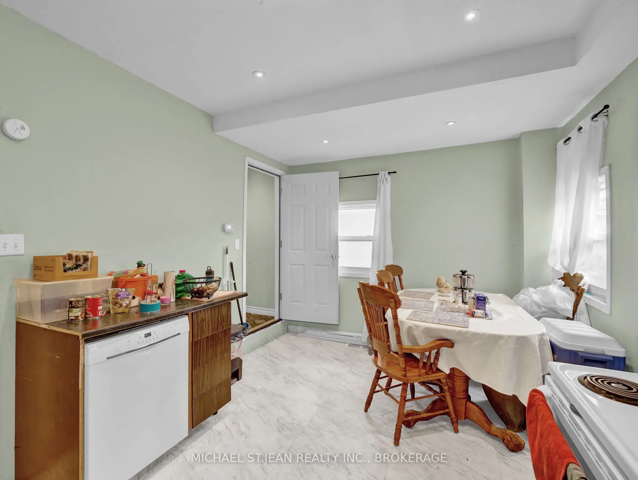 110 Emerald Street N