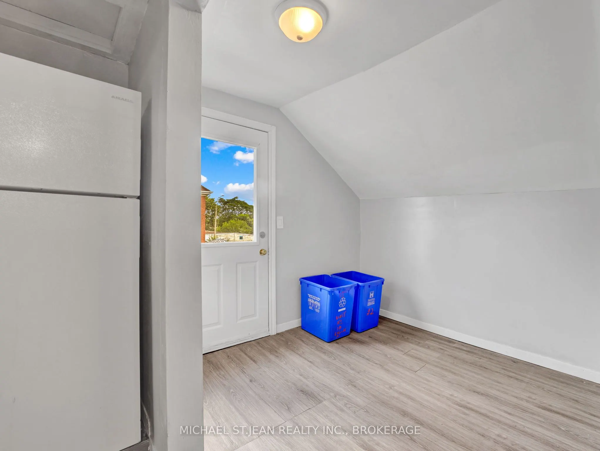 110 Emerald Street N