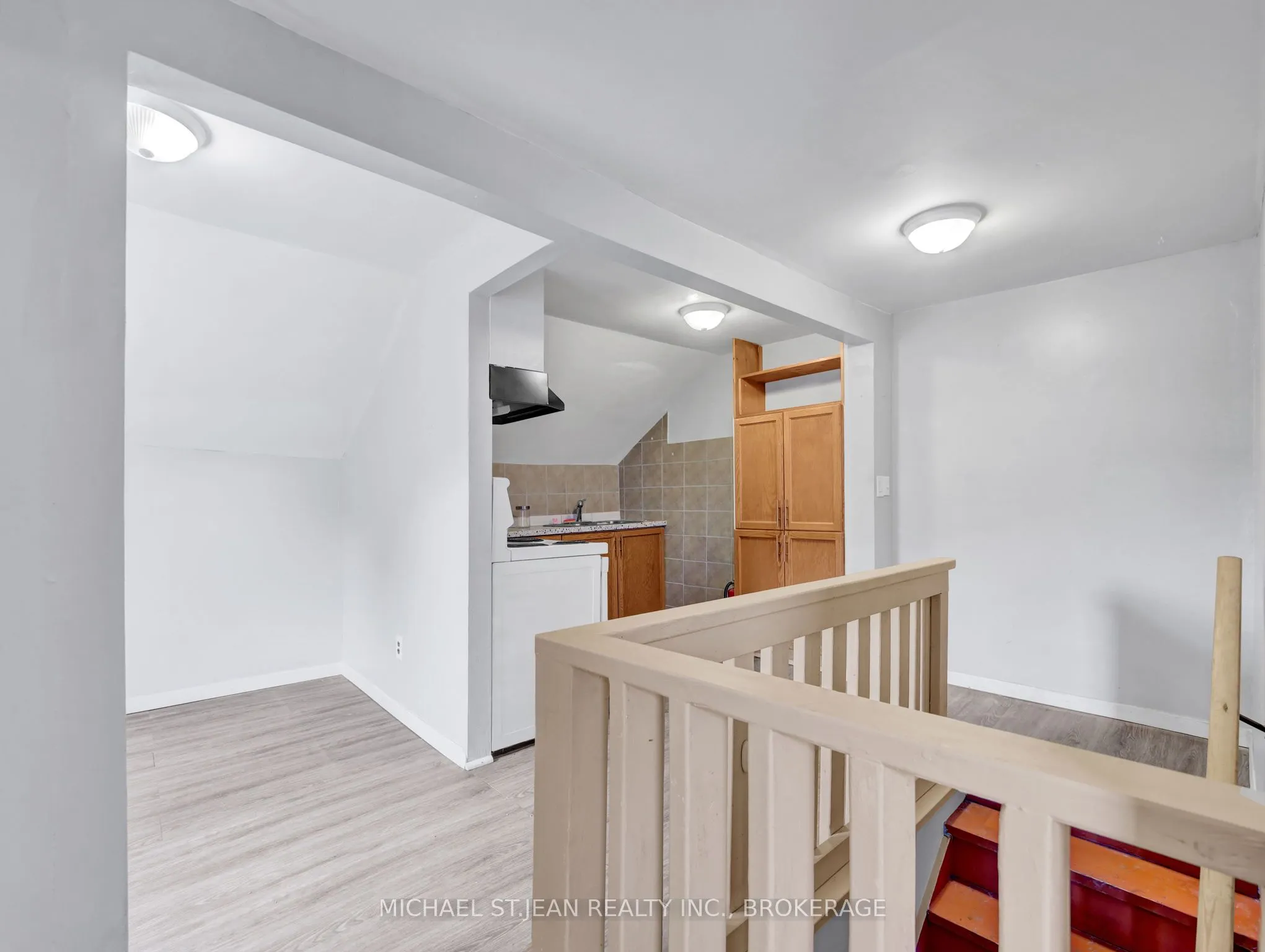 110 Emerald Street N