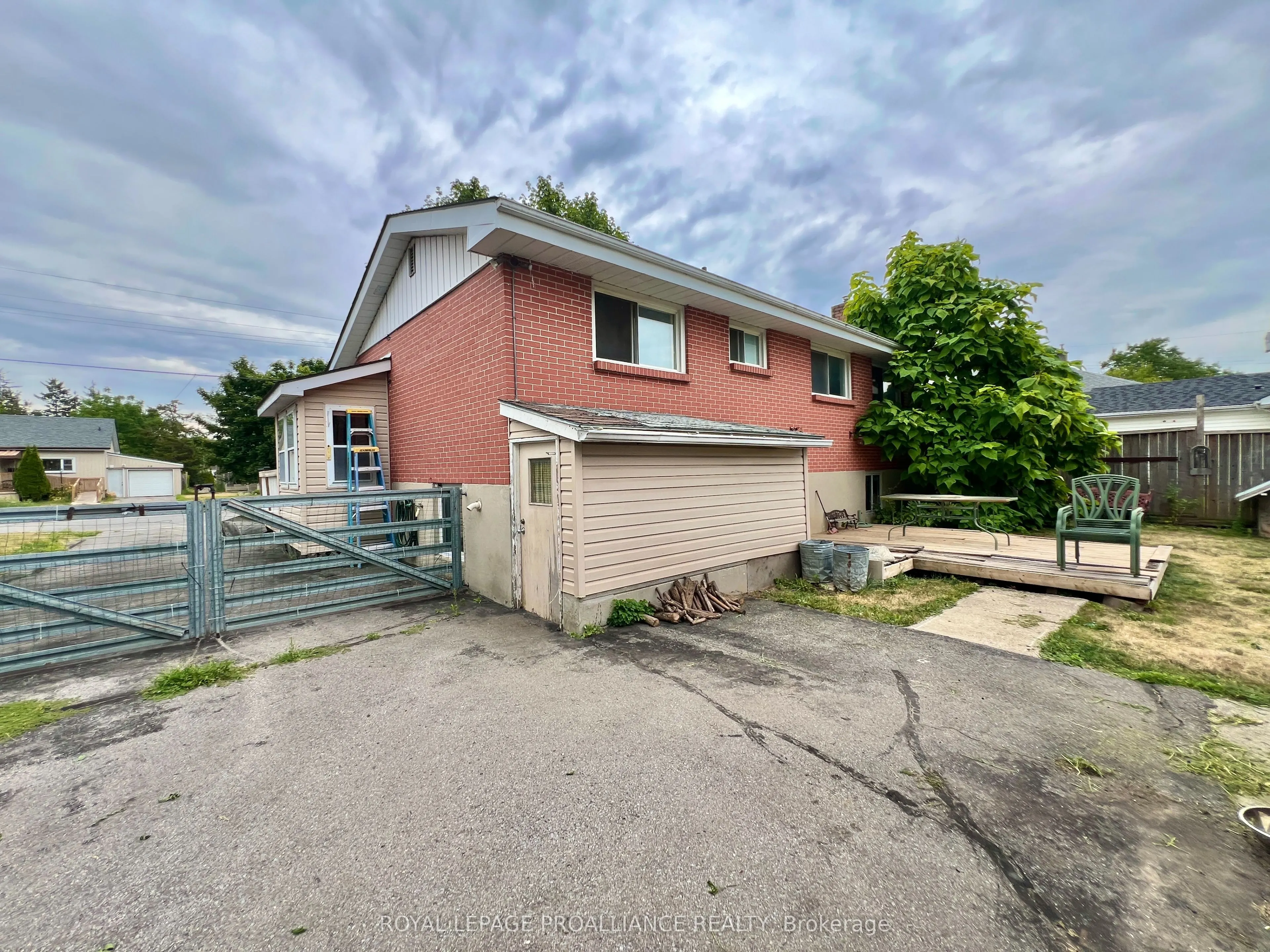 37 Bongard Crescent