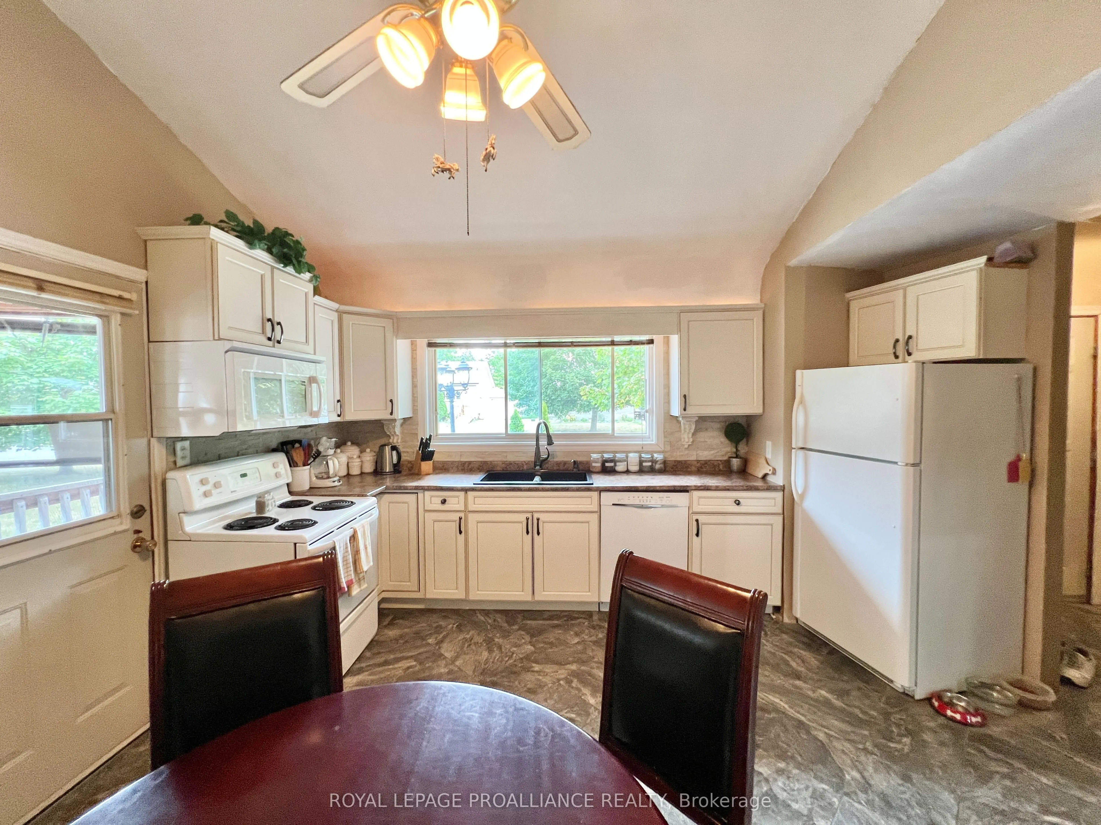 37 Bongard Crescent