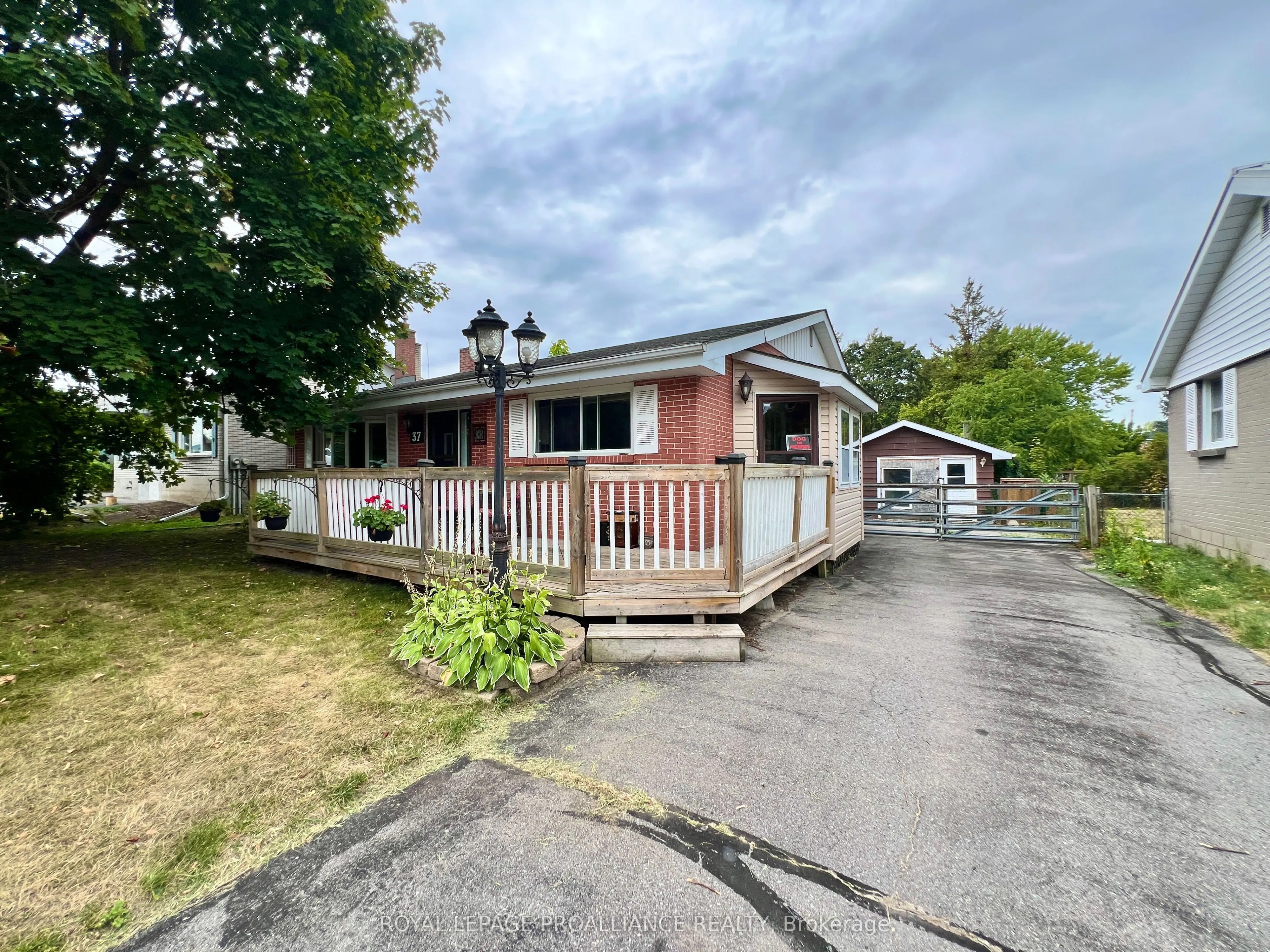 37 Bongard Crescent