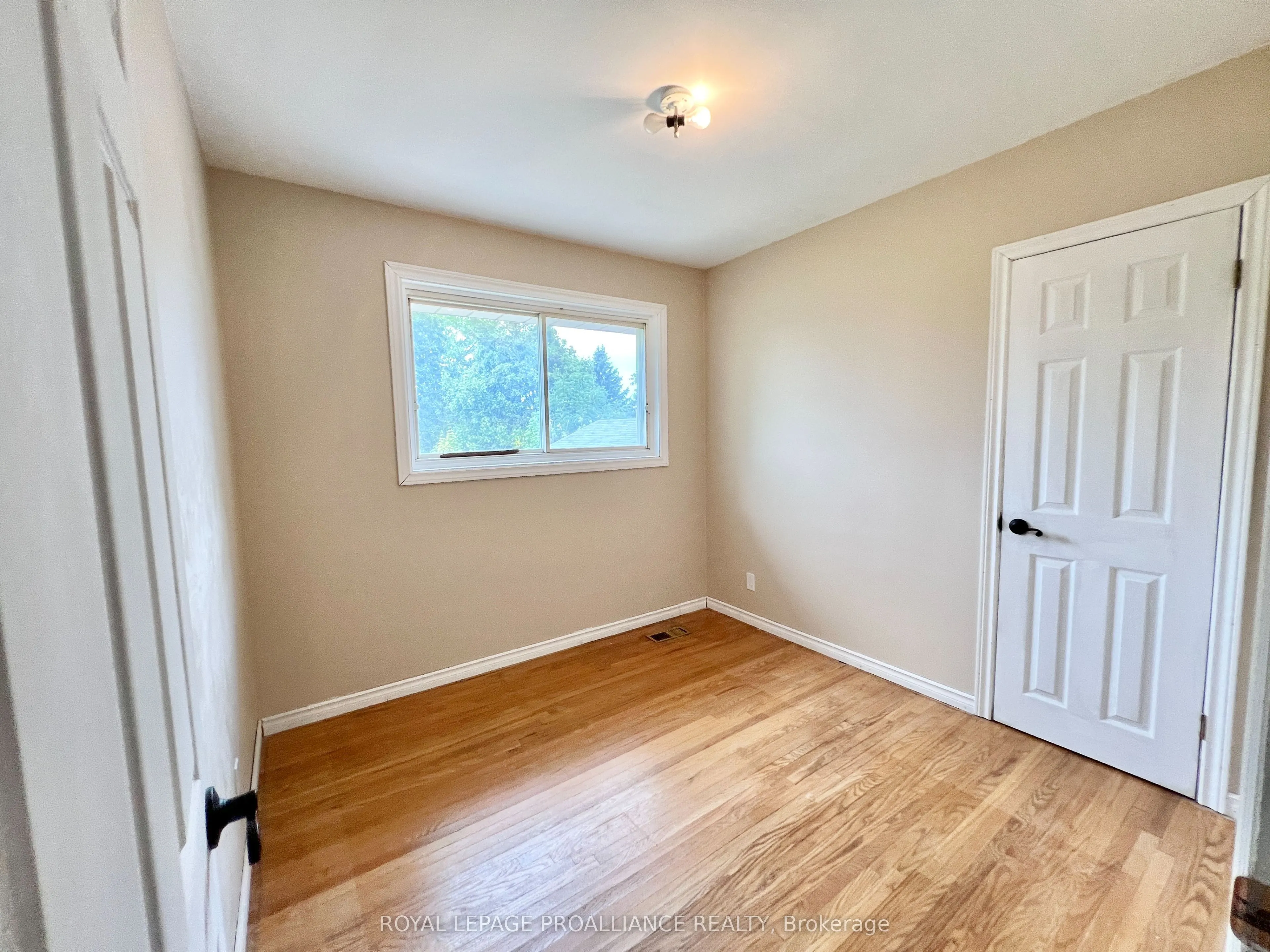 37 Bongard Crescent