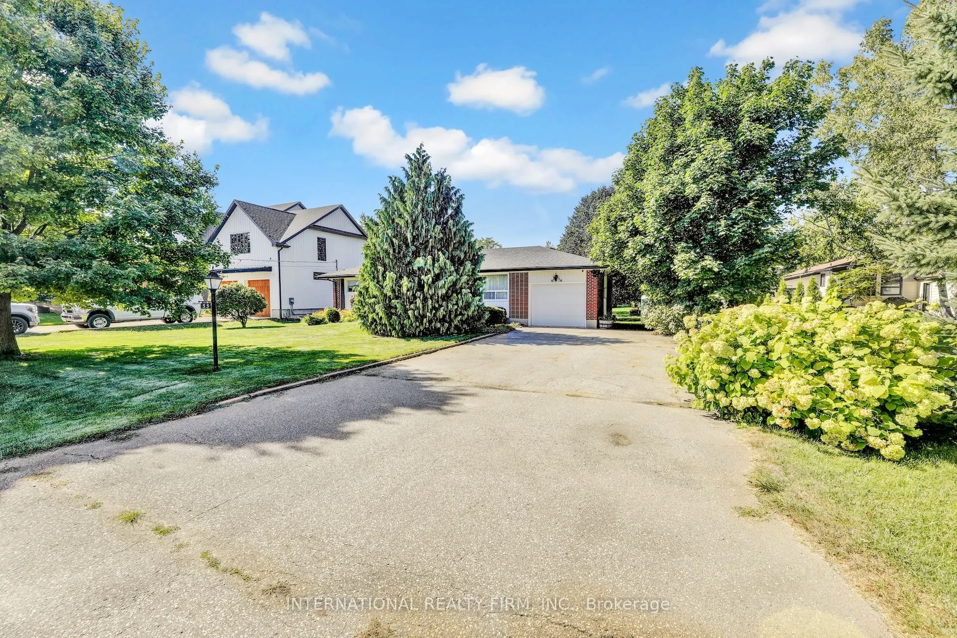 33 Ridgeway Avenue