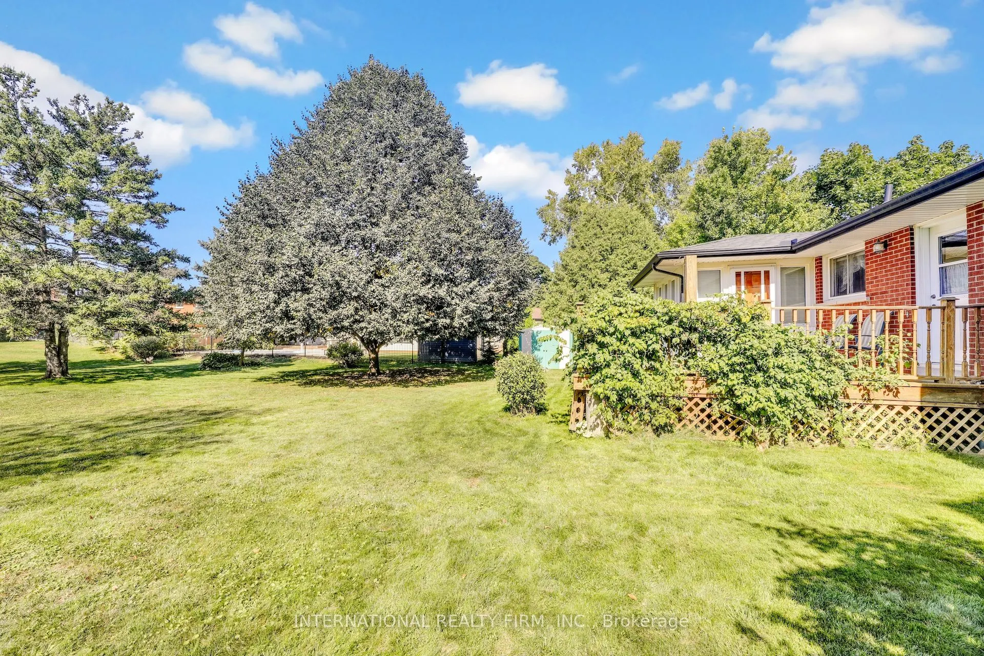 33 Ridgeway Avenue