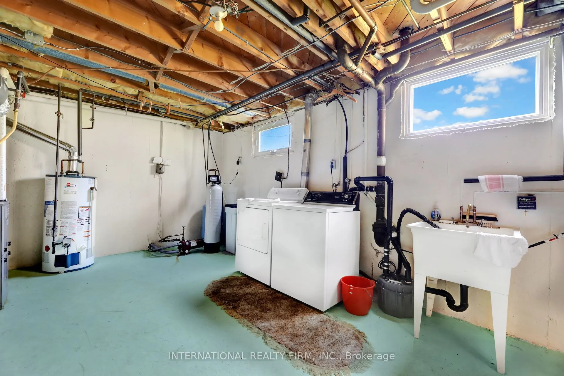 33 Ridgeway Avenue