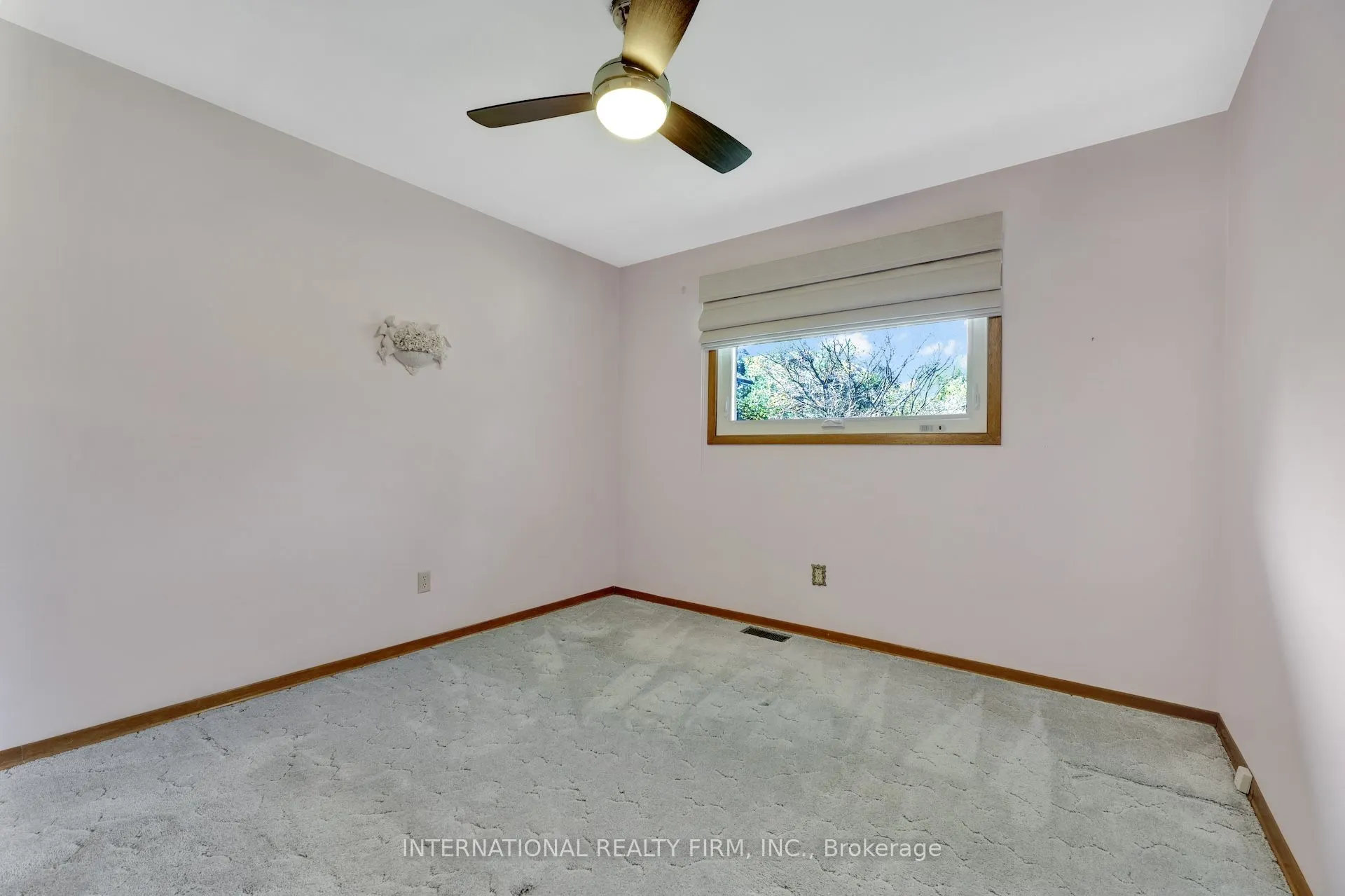 33 Ridgeway Avenue
