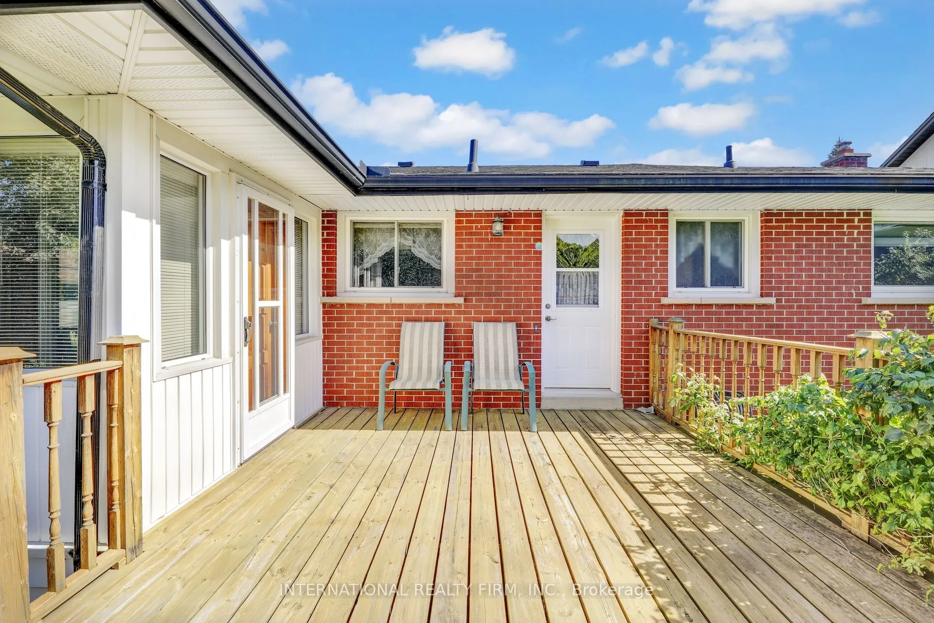 33 Ridgeway Avenue