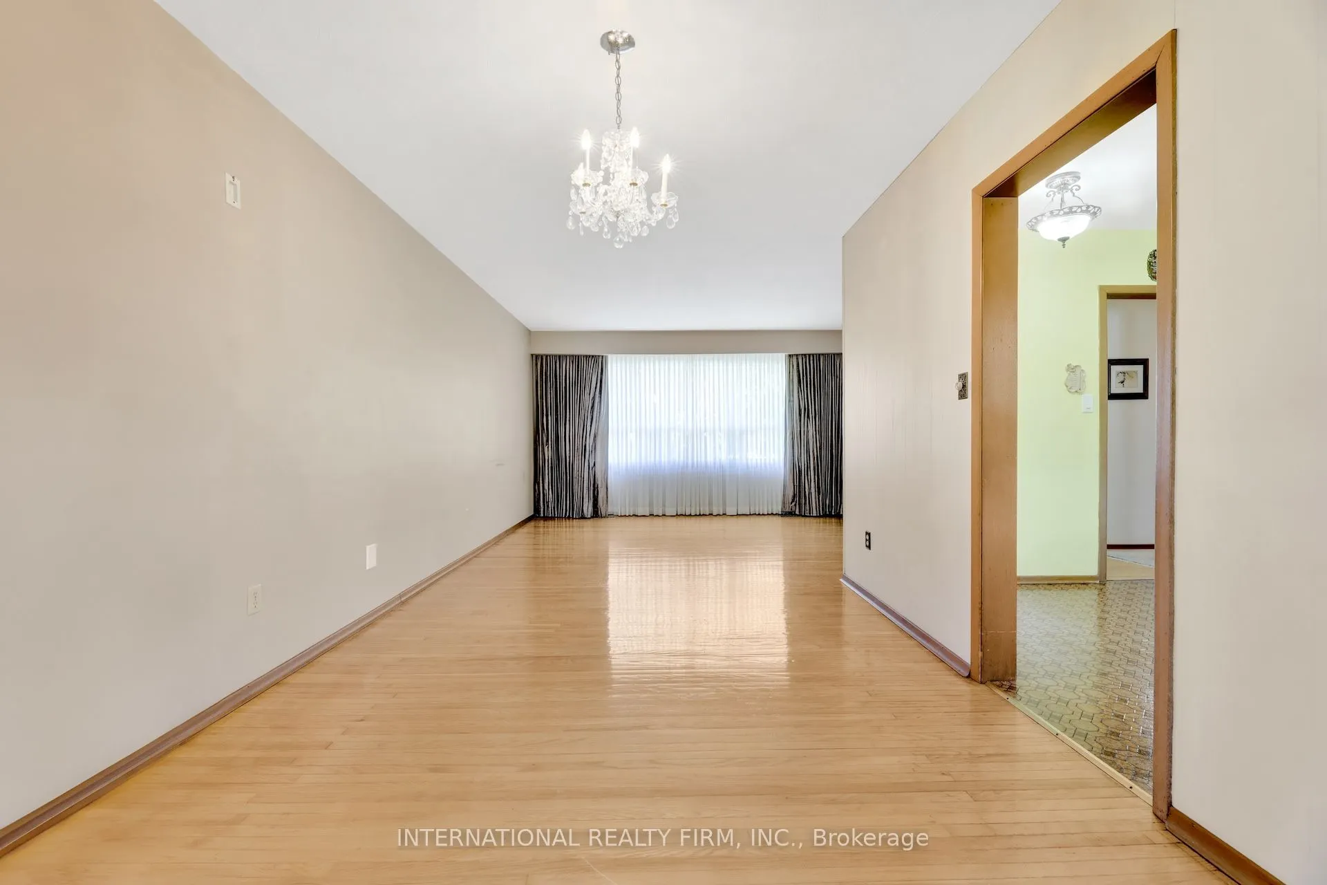 33 Ridgeway Avenue