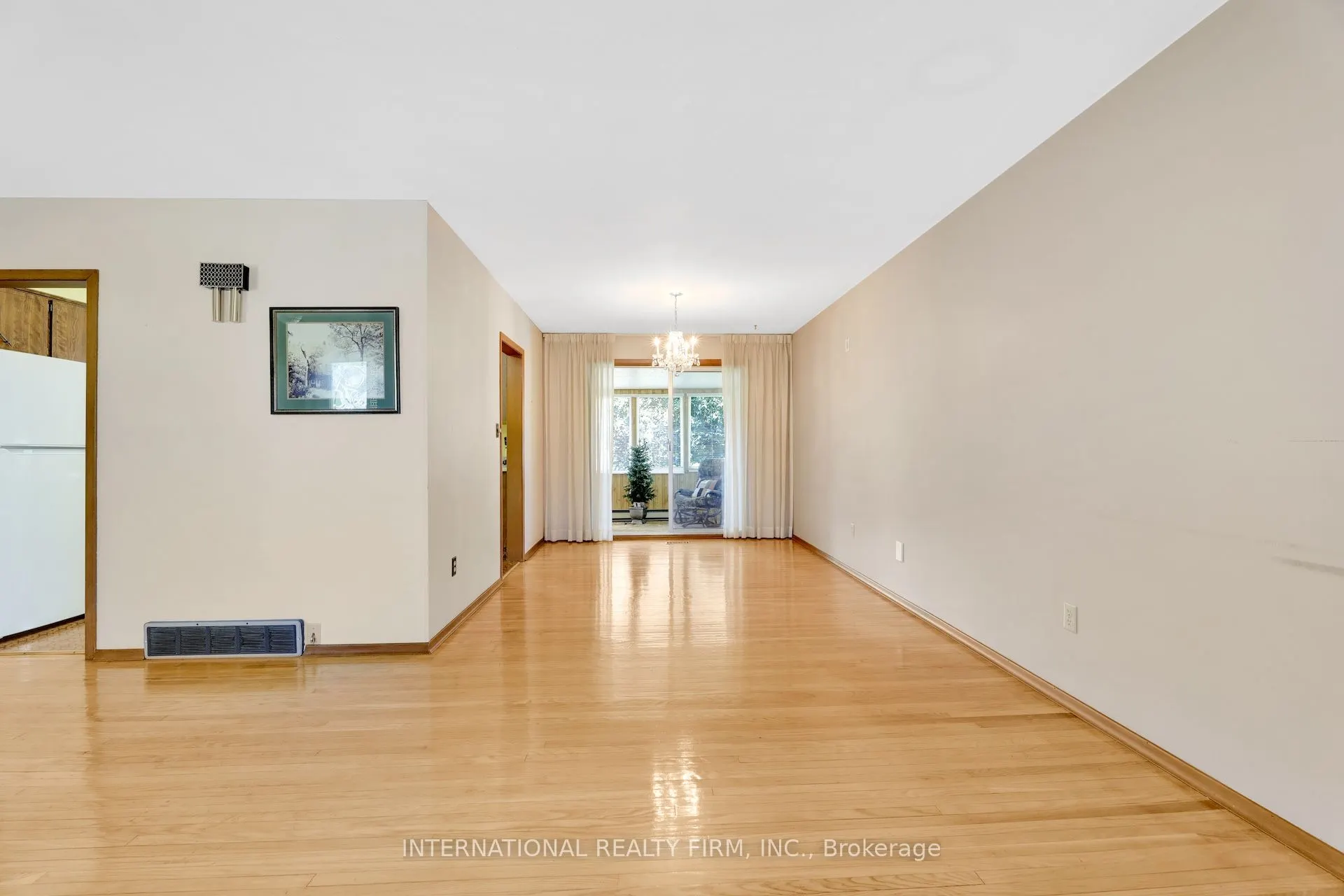 33 Ridgeway Avenue