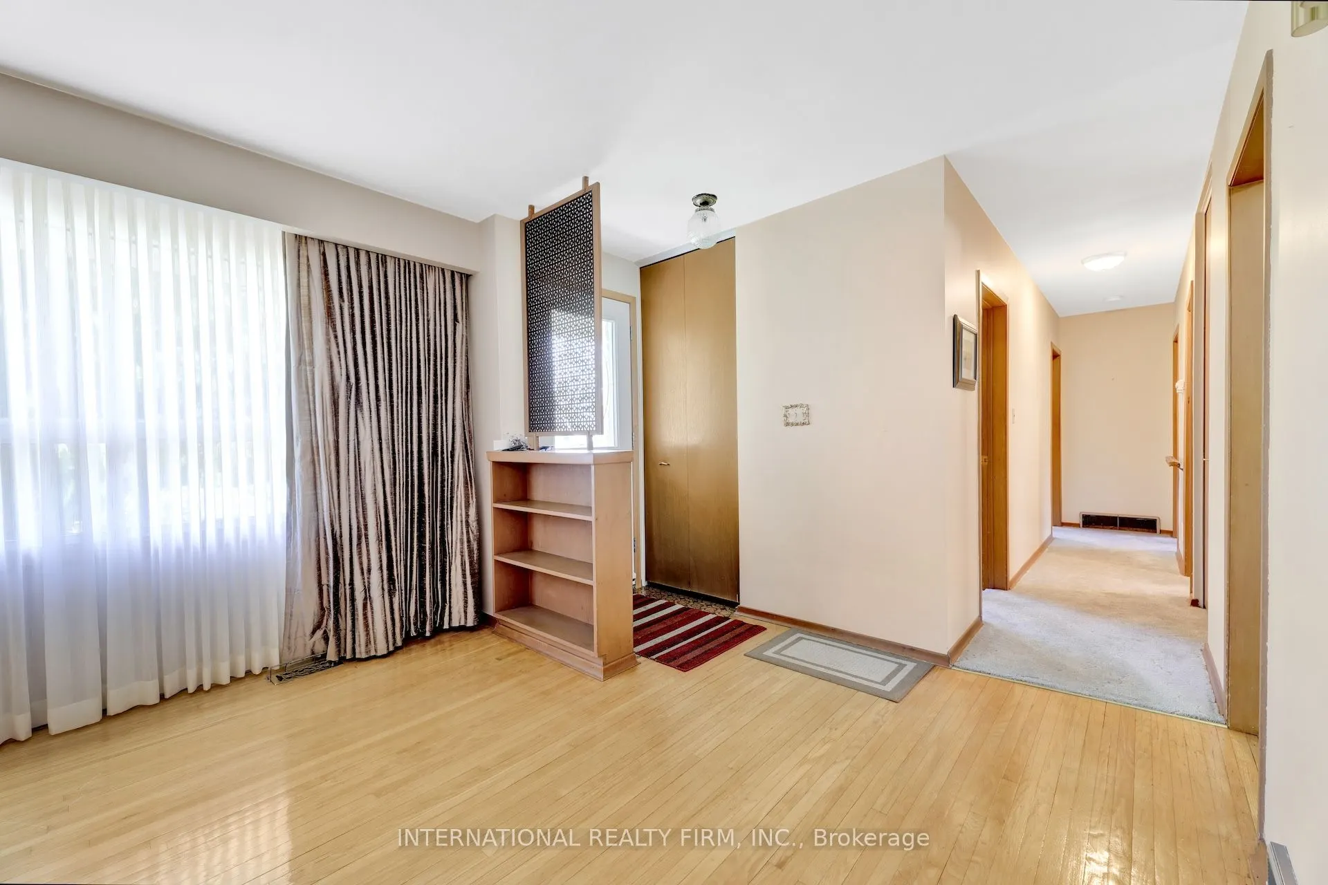 33 Ridgeway Avenue
