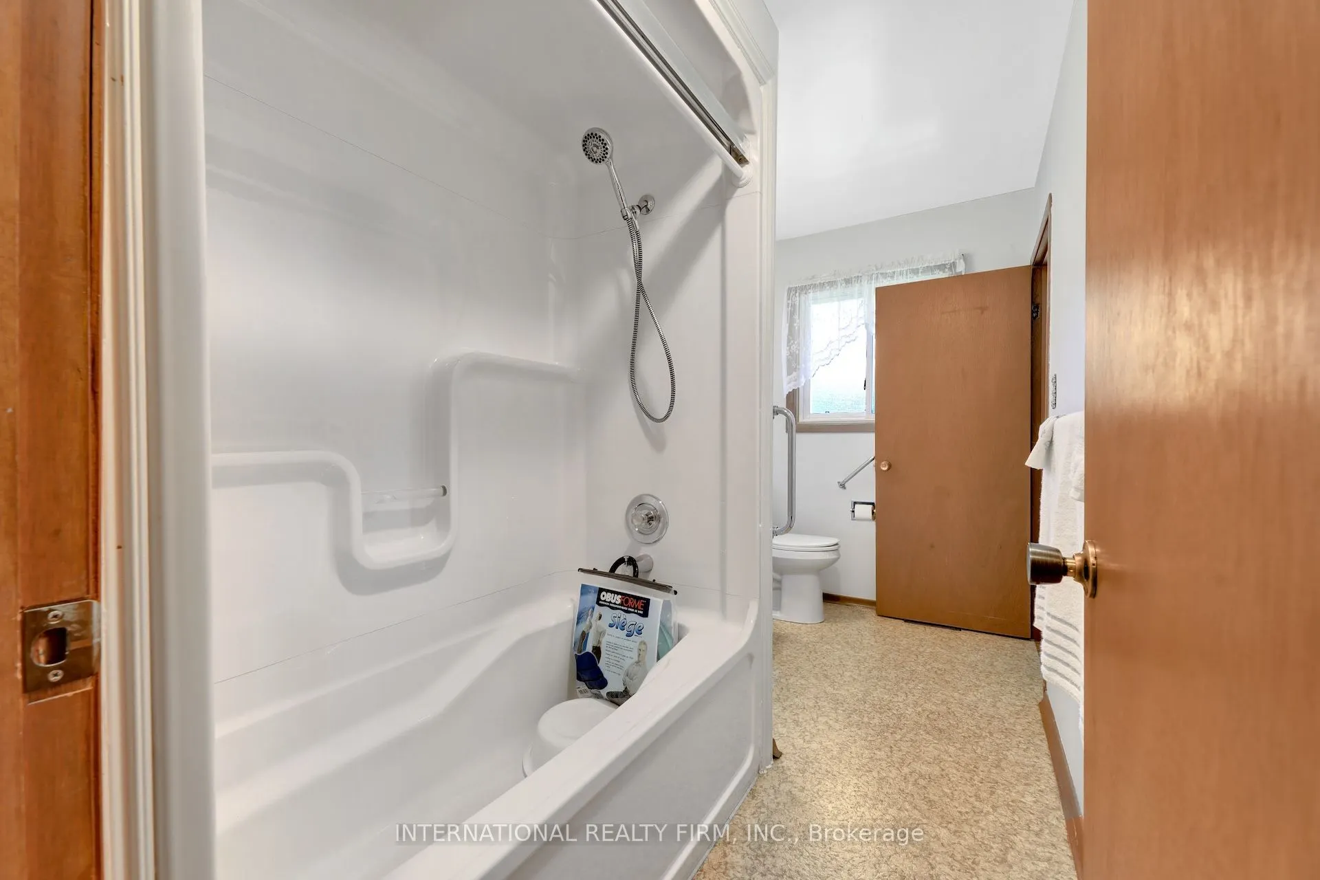 33 Ridgeway Avenue